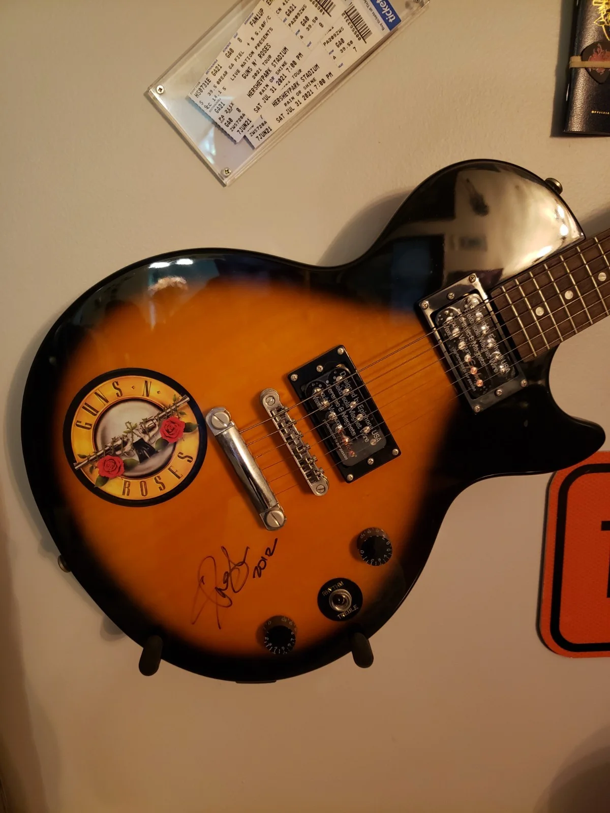 (JSA LOA) SIGNED “SLASH” OF GUNS N’ ROSES AUTOGRAPHED GUITAR, image 4