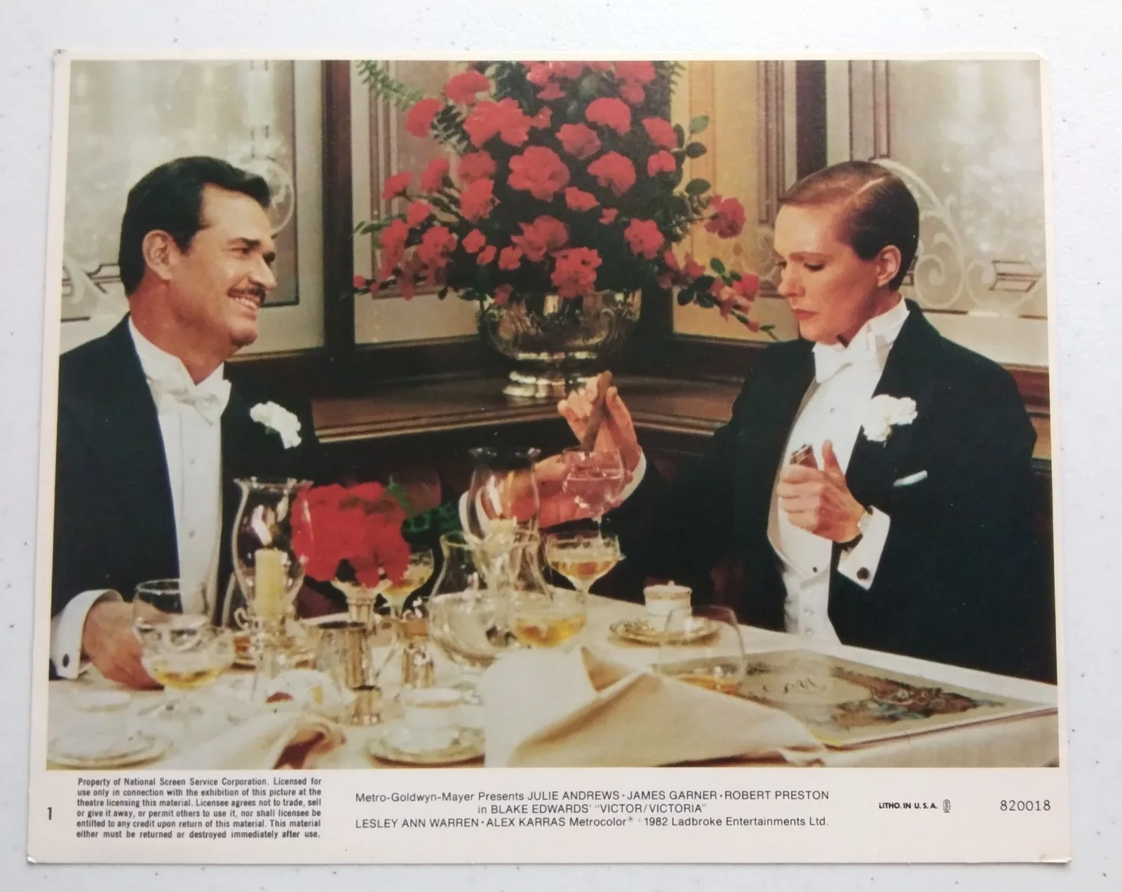 VICTOR VICTORIA, 2 X UK LOBBY CARDS, 1982, JULIE ANDREWS, изображение 2