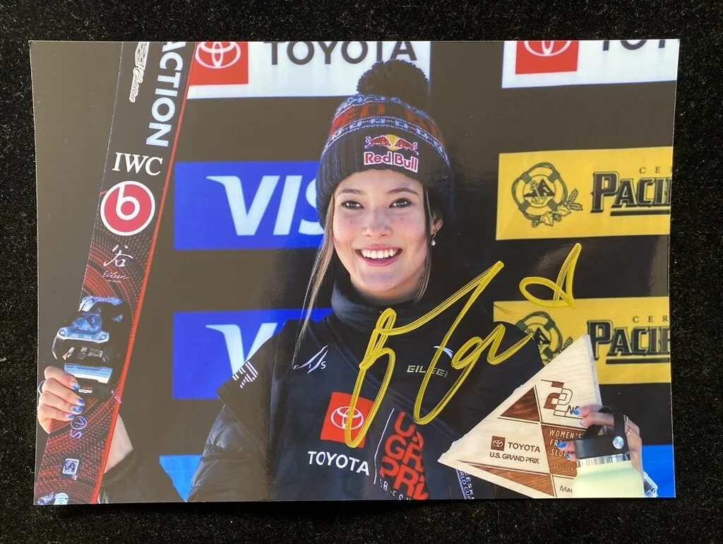 Gu Ailing Eileen Feng Gu Autographed Signed Photo Autographs Collectibles 2026, image 2