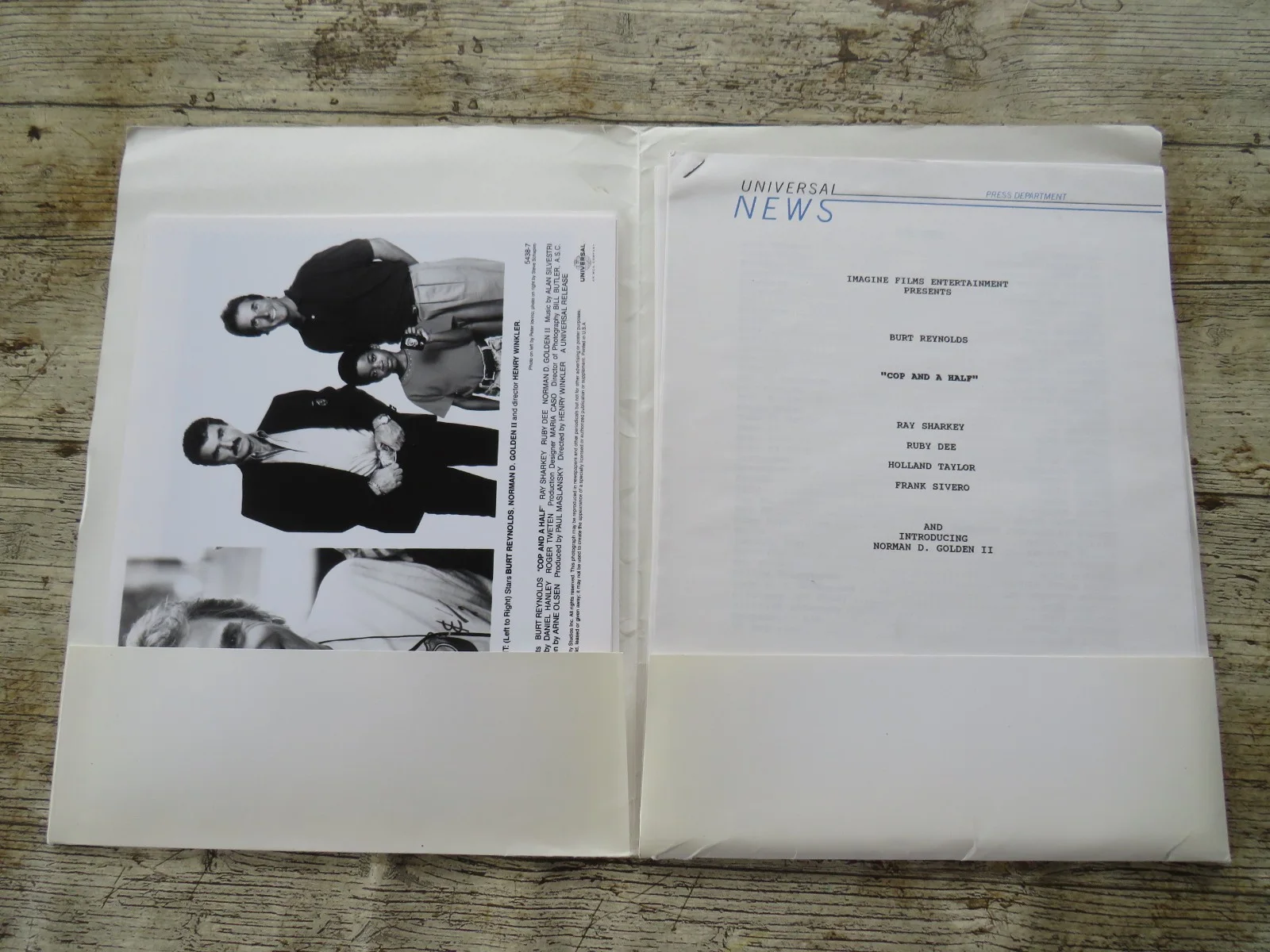 COP AND A HALF ORIGINAL 1993 CINEMA FILM MOVIE PRESS KIT Burt Reynolds 7 PHOTOS, изображение 2