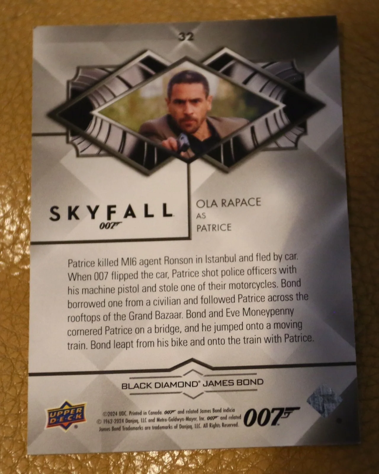 JAMES BOND NUMBER 159 of 199 OLA RAPACE AS PATRICE BLACK DIAMOND TRADING CARD, изображение 2
