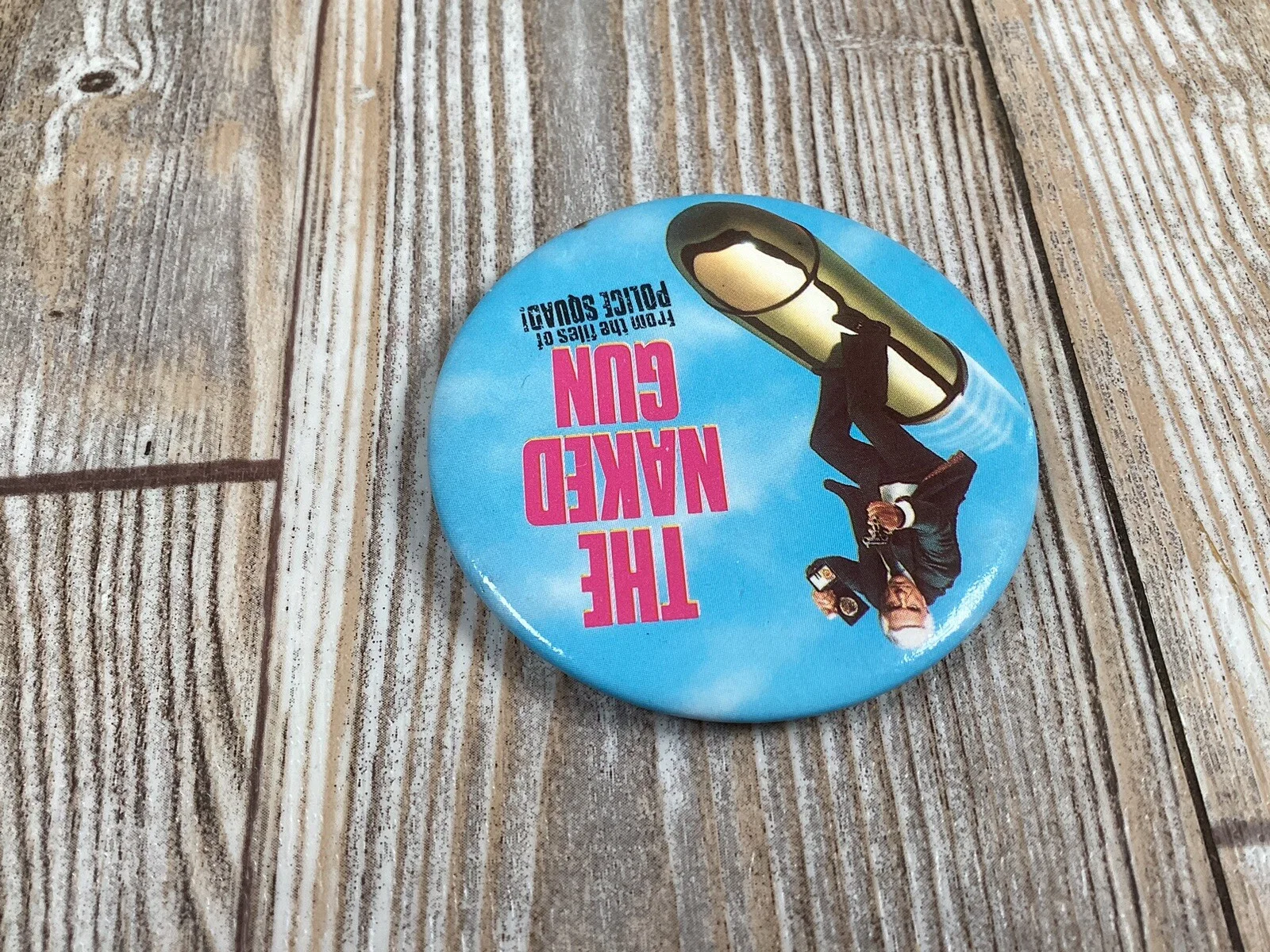 The Naked Gun Movie Pin Badge - From The Files Of The Police Squad! - Vintage, изображение 3