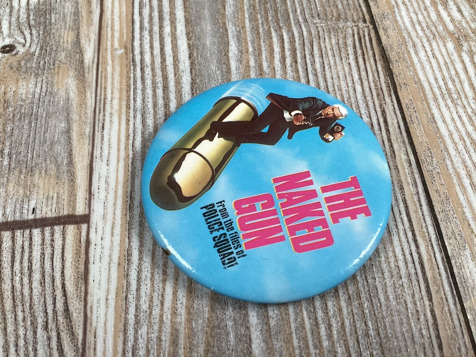 The Naked Gun Movie Pin Badge - From The Files Of The Police Squad! - Vintage, изображение 4