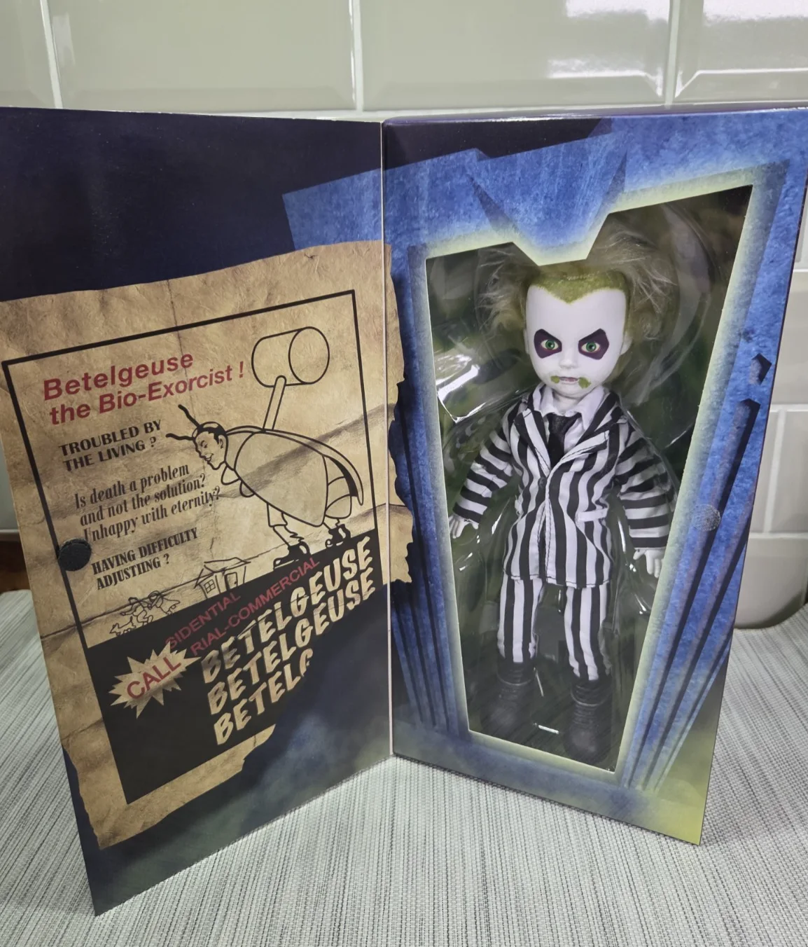 Living Dead Dolls Beetlejuice Figure 2010 Mezco Toyz 10" 25cm Boxed Rare New, изображение 2