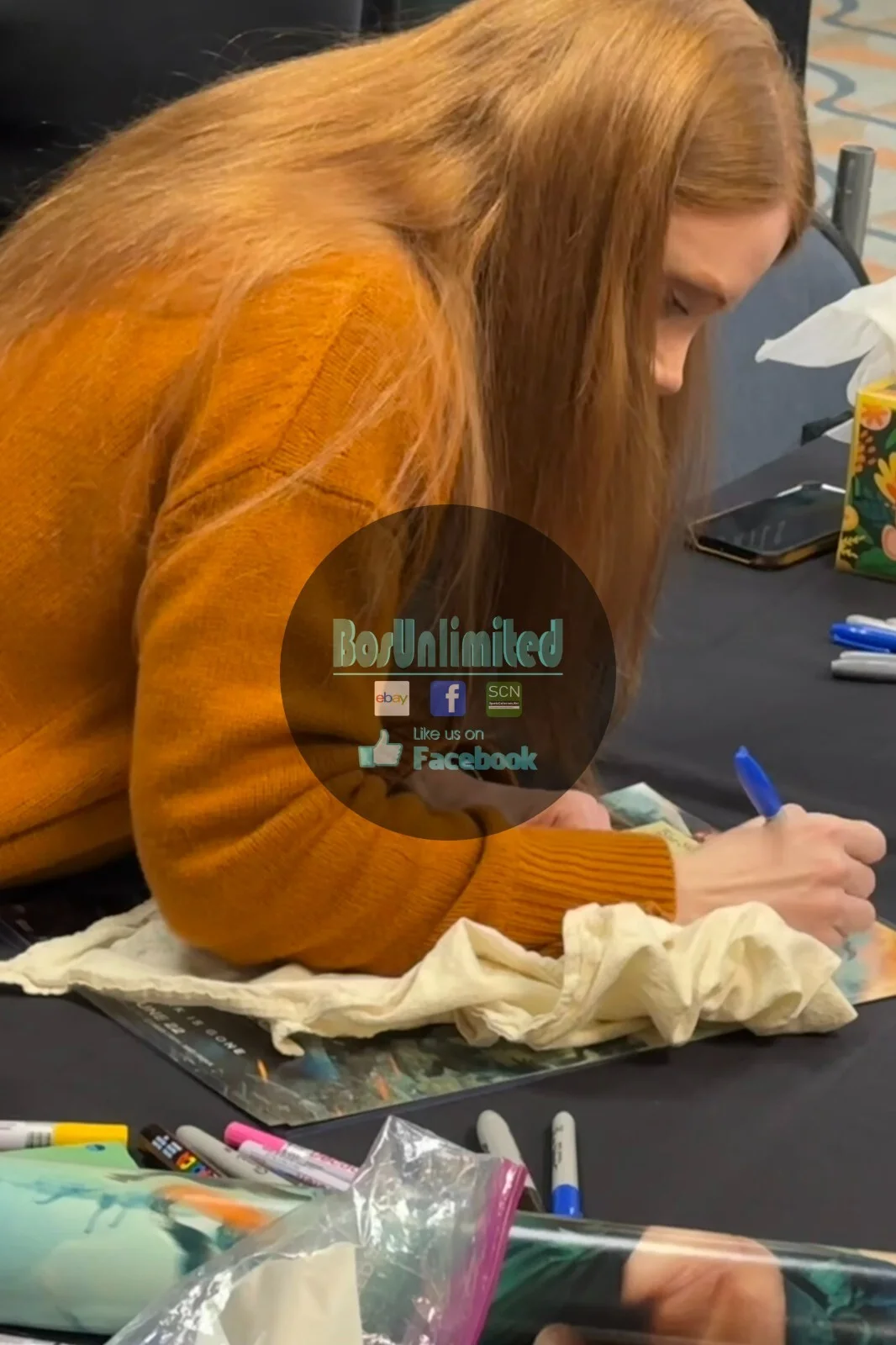 Bryce Dallas Howard — Bryce Dallas Howard SIGNED Jurassic World: Fallen Kingdom 11x17 Photo PROOF A-2, image 3