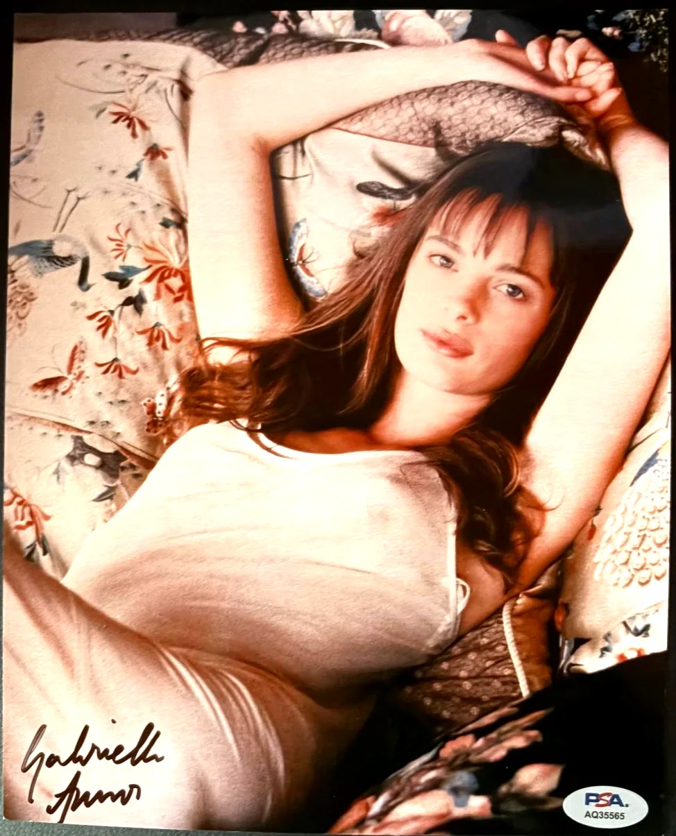 Gabrielle Anwar — GABRIELLE ANWAR SIGNED AUTOGRAPH 8X10 PHOTO BURN NOTICE GANG THE TUDORS PSA COA