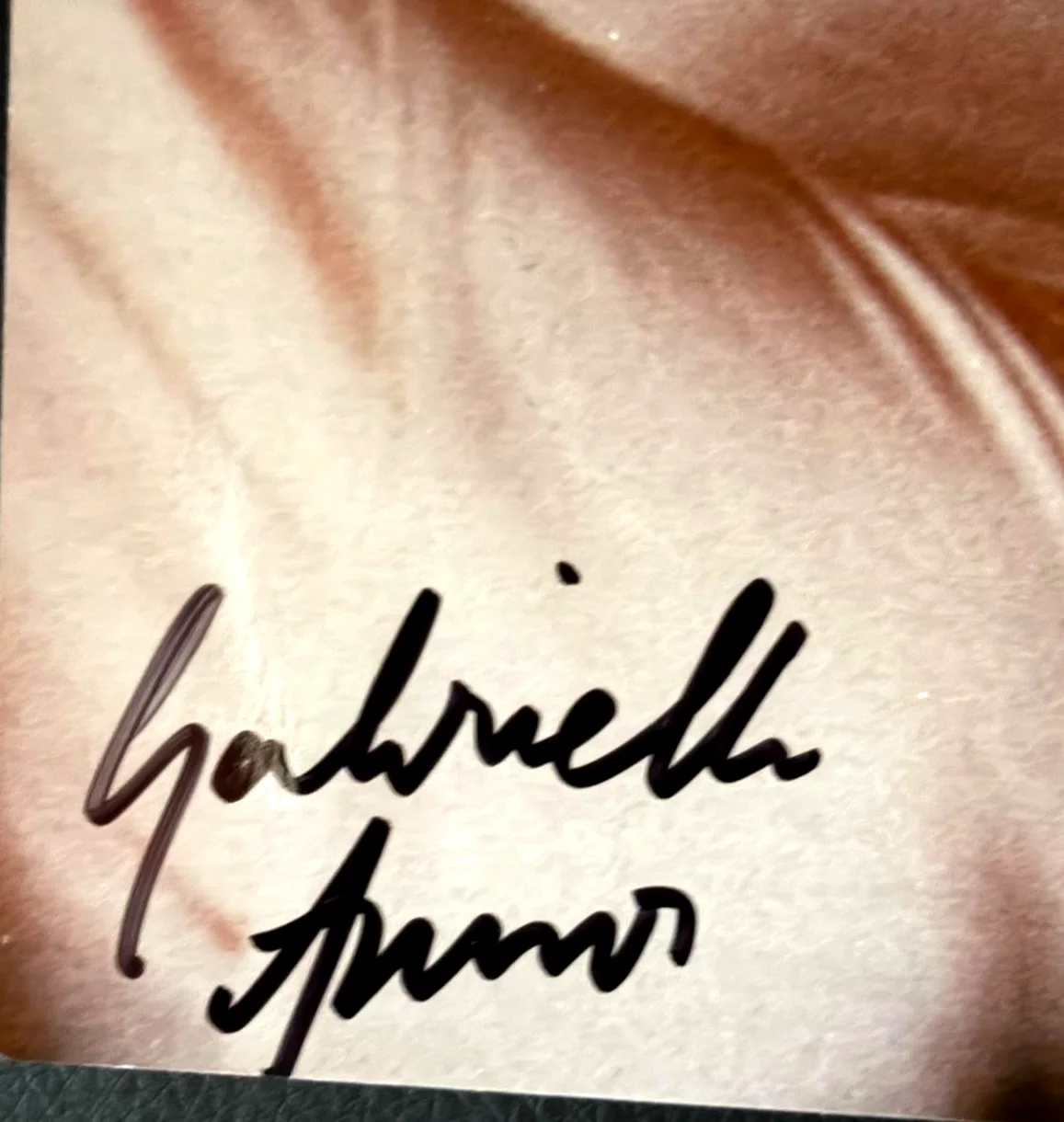 Gabrielle Anwar — GABRIELLE ANWAR SIGNED AUTOGRAPH 8X10 PHOTO BURN NOTICE GANG THE TUDORS PSA COA, изображение 2