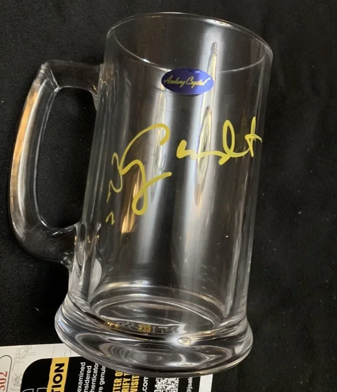 GEORGE WENDT — GEORGE WENDT signed CHEERS Glass MUG JSA, image 2