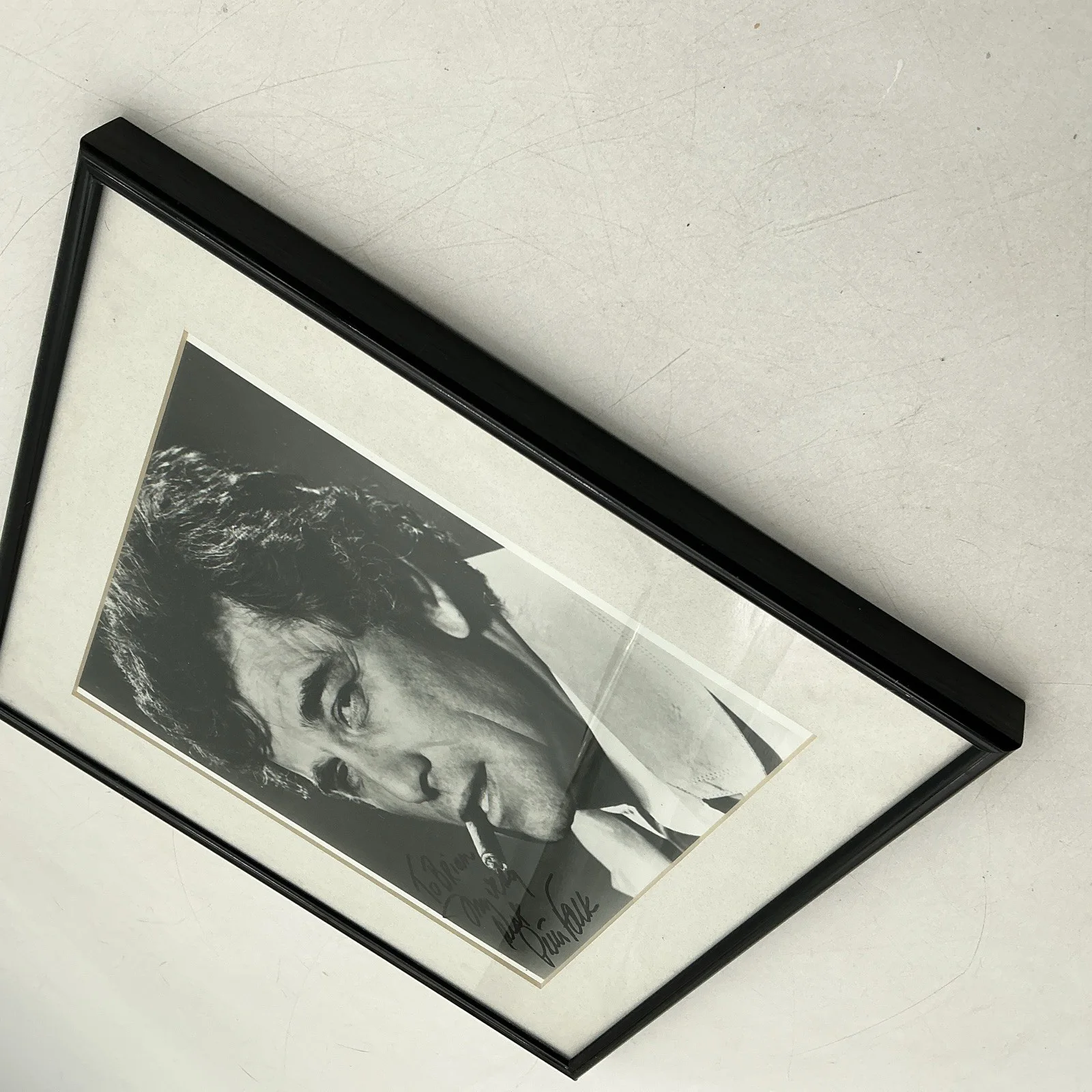 Peter Falk — Peter Falk Autograph Framed Photo – Columbo Actor Signed 11 in x 12 in, изображение 5