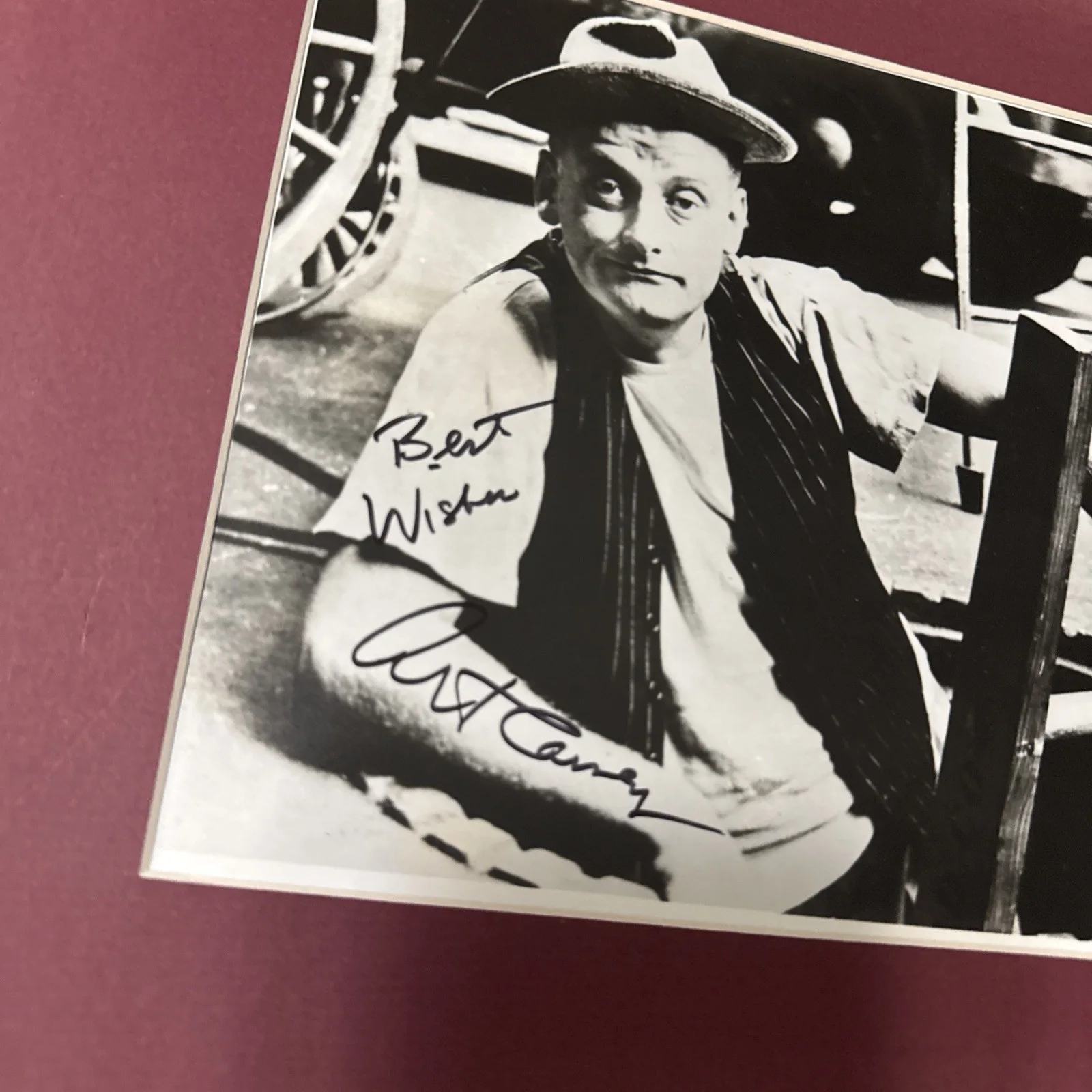 ART CARNEY — ART CARNEY SIGNED AUTO 8X10 GLOSSY PHOTO THE HONEYMOONERS ED NORTON Matted, изображение 3