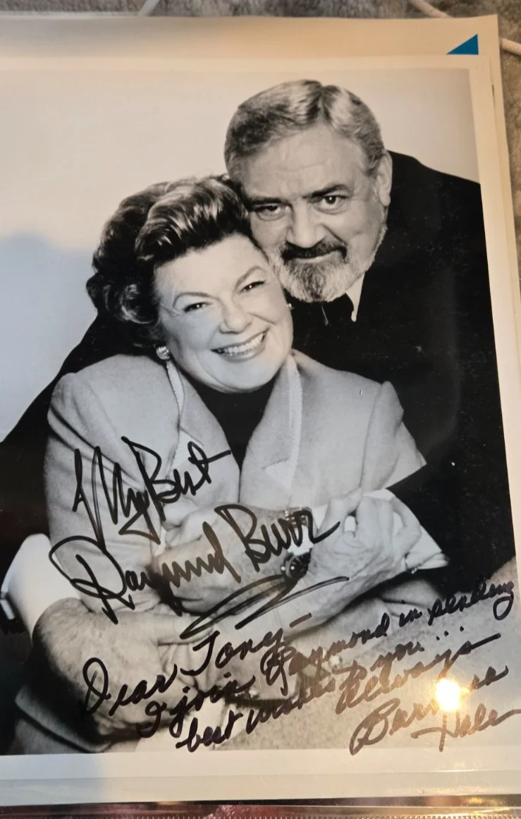 RAYMOND BURR — RAYMOND BURR & BARBARA HALE SIGNED 8X10 B/W GLOSSY PHOTO PERRY MASON IRONSIDE