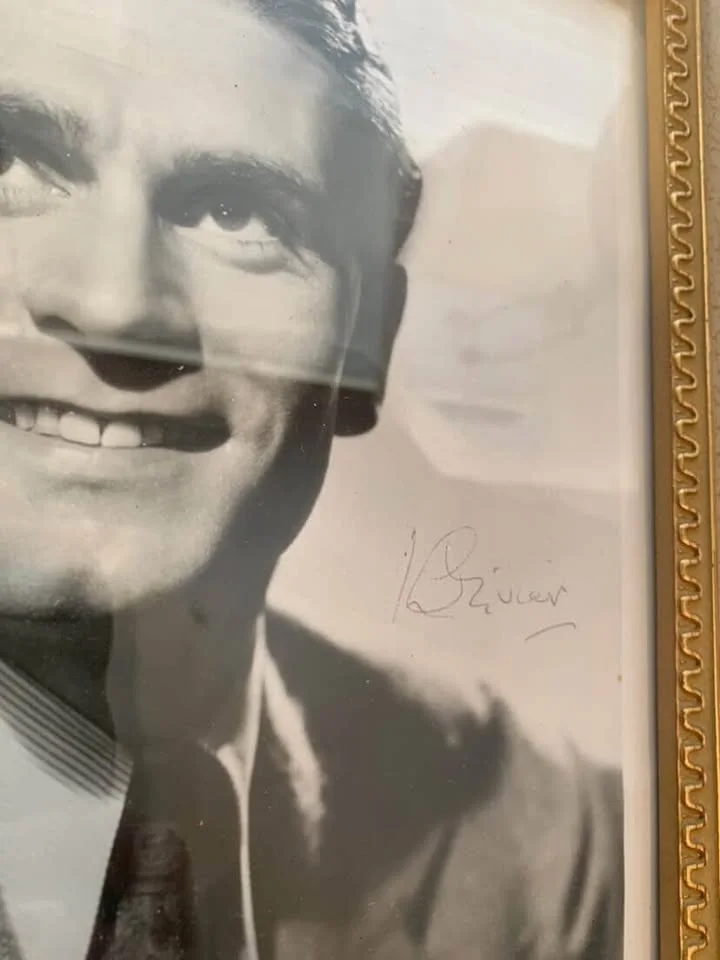Laurence Olivier Signed Vintage 5x7 Photo JSA LOA, изображение 2