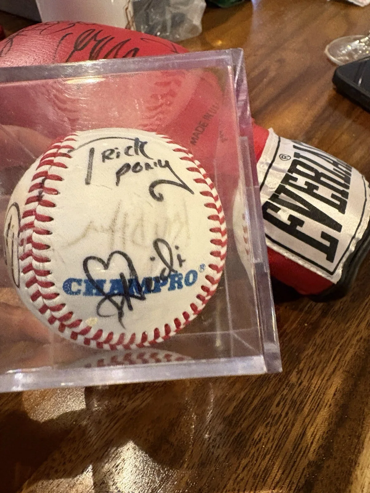 Signed Country Lot Lady A boxing glove ,Blake Shelton Collin Ray, Trick Pony, изображение 3