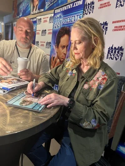 Cybill Shepherd autographed 8x10 Photo COA, image 2