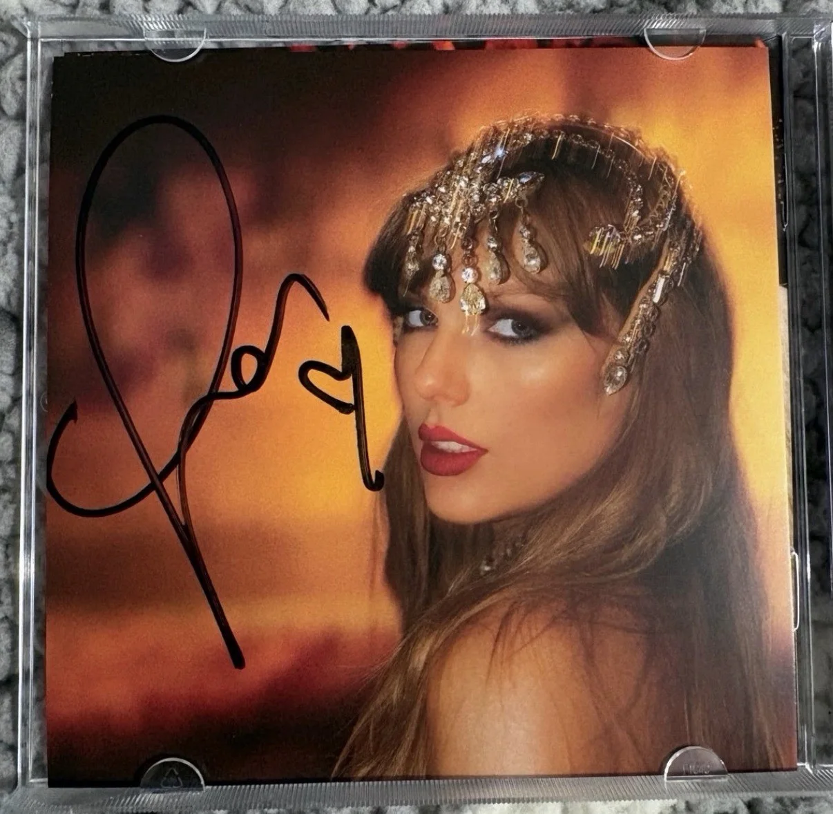 Taylor Swift - The Life of a Showgirl CD + Hand Signed Photo 1 IN HAND, изображение 4