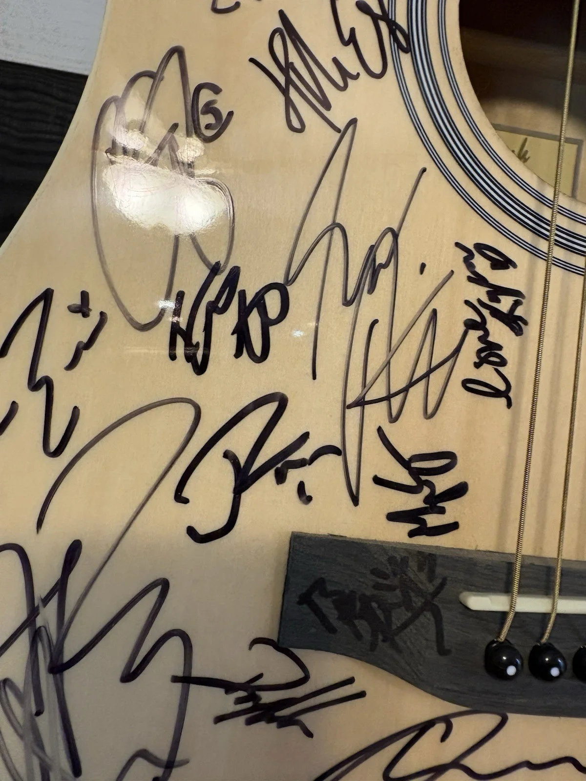 Signed Guitar 57 Artists Jelly Roll ,Ashley McBride, Cody Johnson, image 4