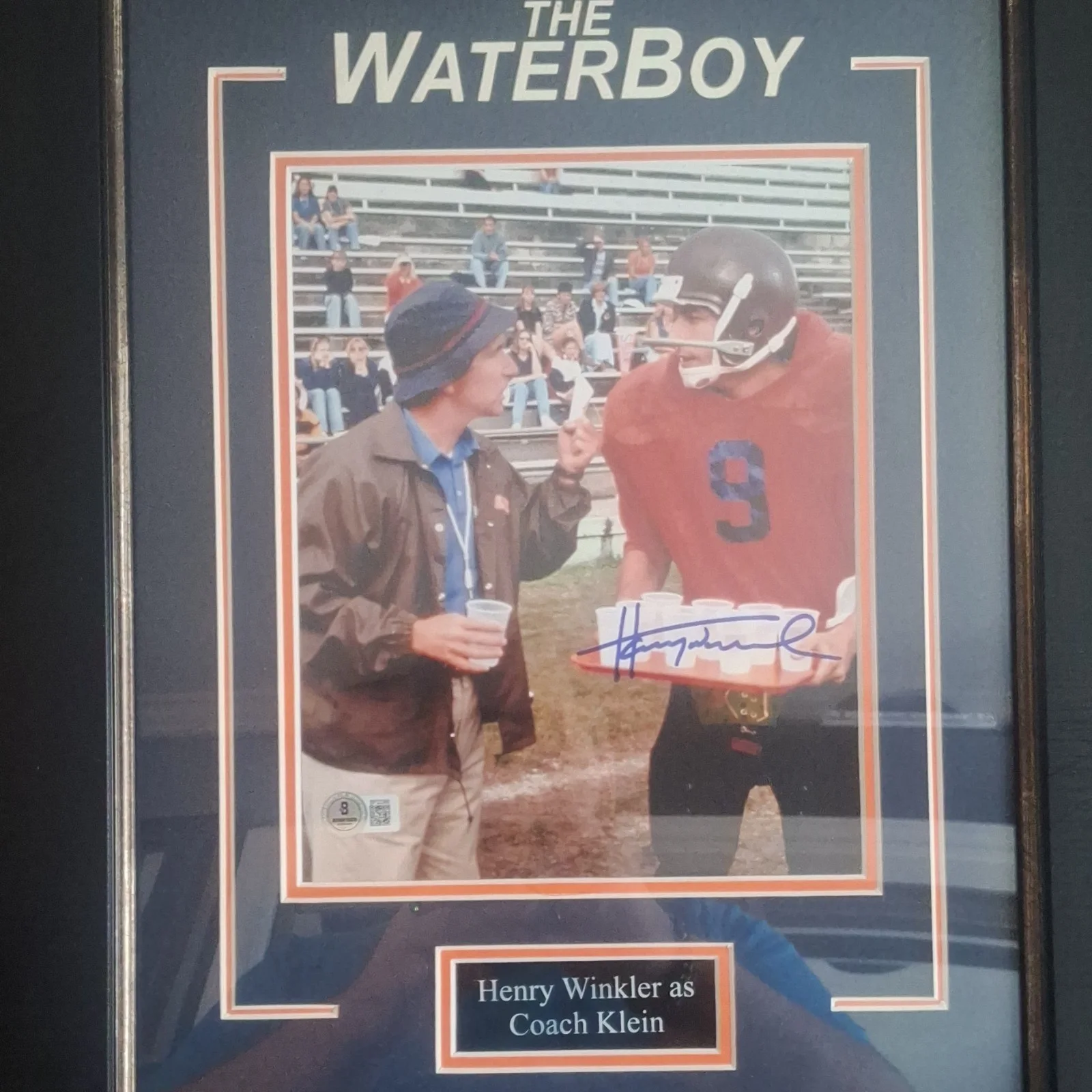Henry Winkler — Henry Winkler Framed Autographe "The Waterboy" Photo Beckett Authenticated, image 2