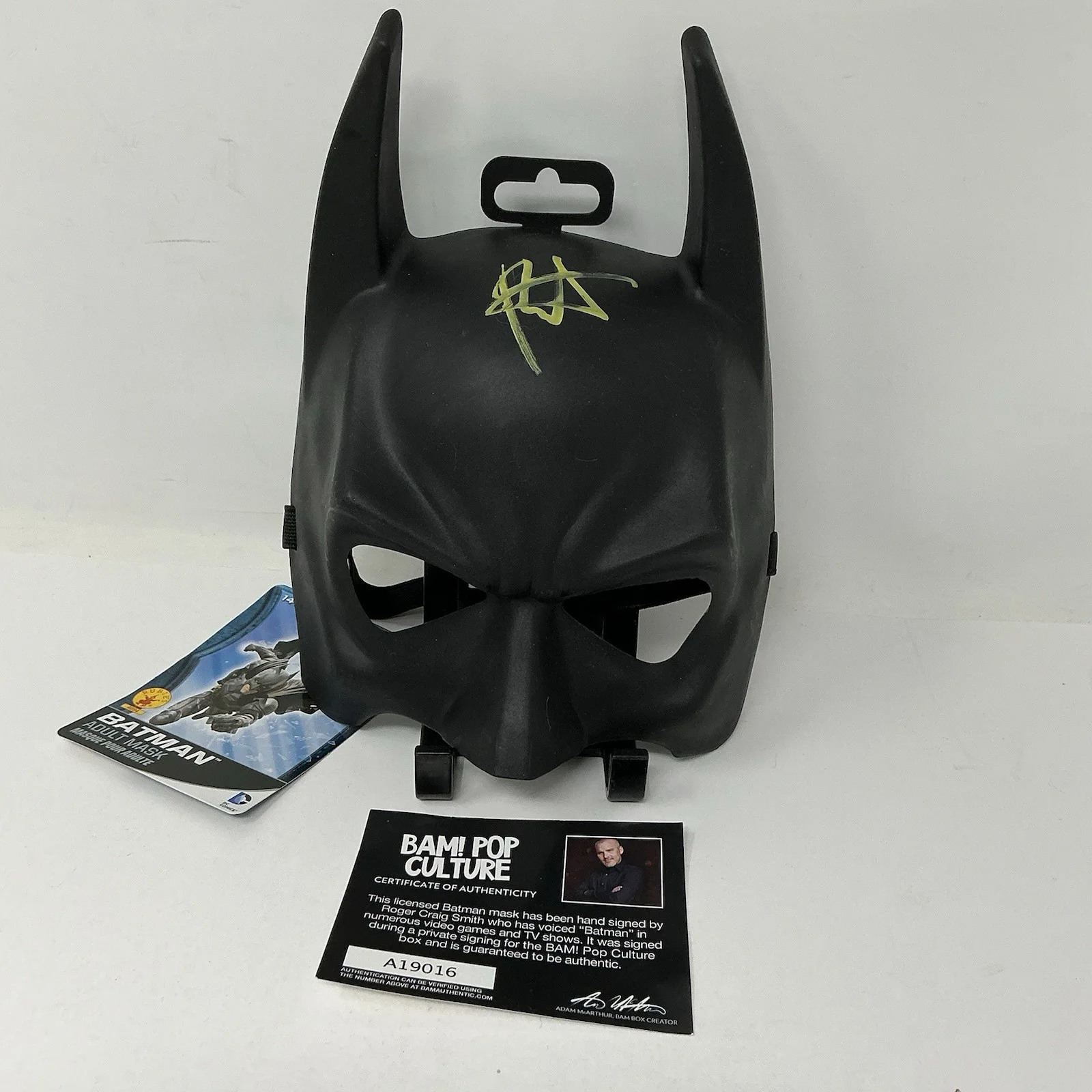 Batman Signed Mask Lot w/ COA Justice League Watch & 2 DC Puzzles, изображение 2