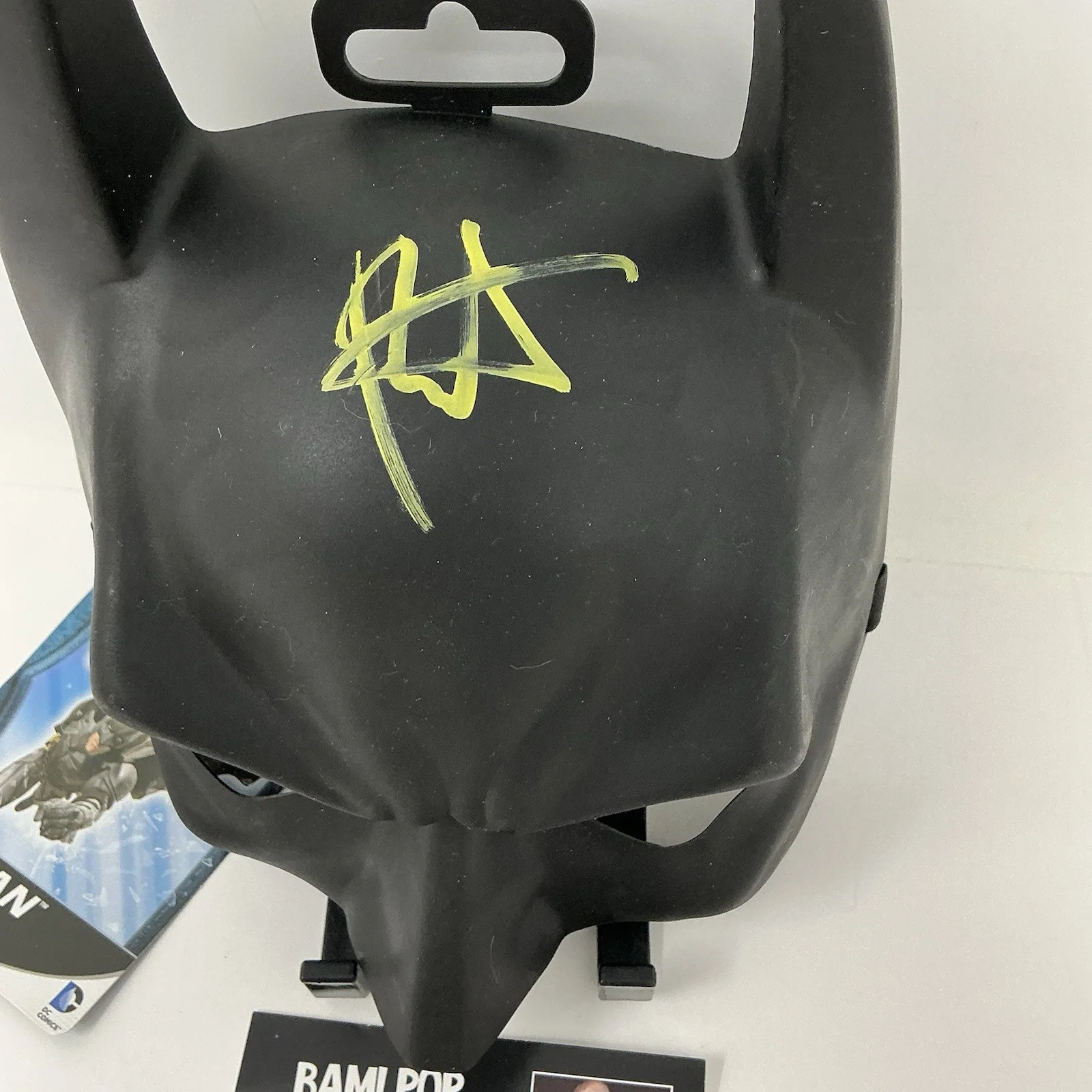 Batman Signed Mask Lot w/ COA Justice League Watch & 2 DC Puzzles, изображение 4