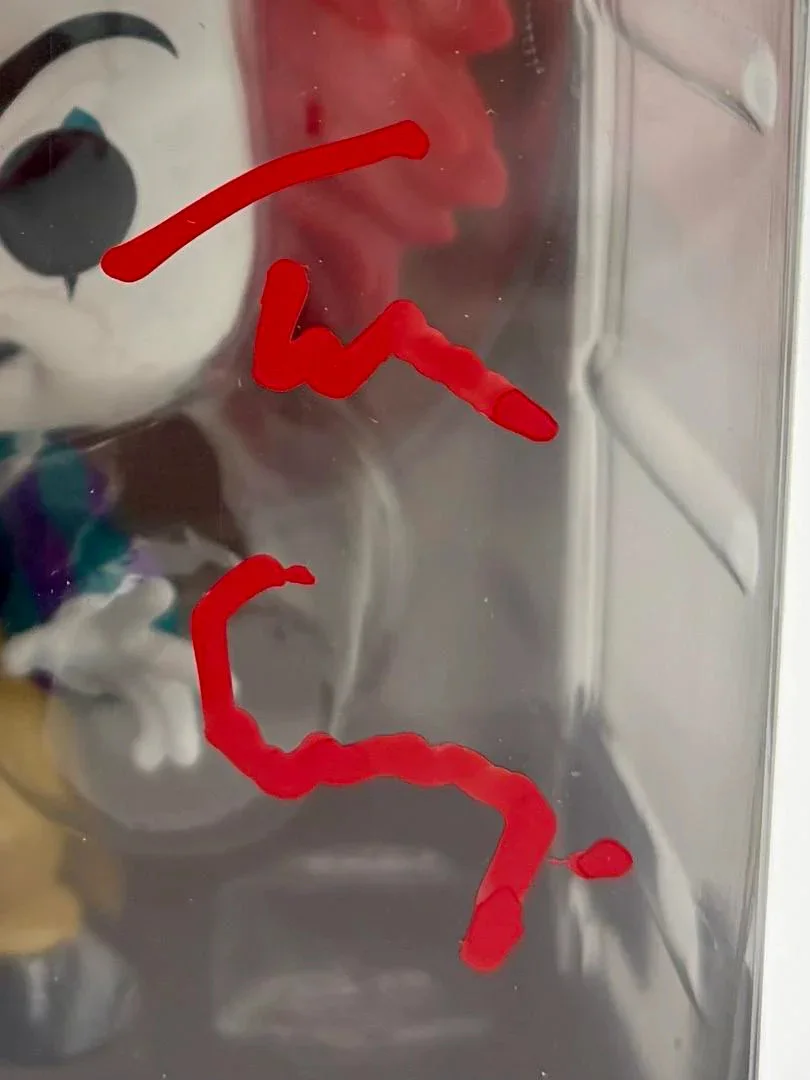 Tim Curry — Tim Curry Signed RARE Funko #1834 "Pennywise" (IT: The Movie)-OC Celebrity Mtkg, изображение 2