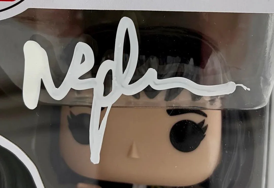 Winona Ryder — Winona Ryder signed "Lydia Deetz" Funko #1759 (Beetlejuice) - SWAU COA, image 2