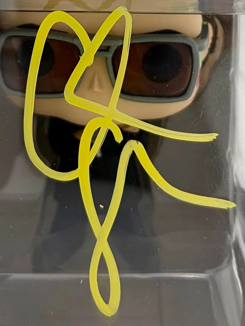 Willem Dafoe — Willem Dafoe Signed "Wolf Jackson" Funko Pop #1826 (Beetlejuice) - Beckett COA, изображение 2