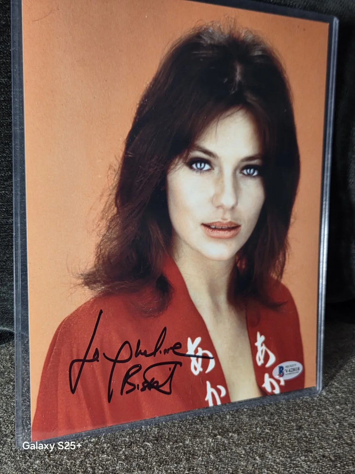 jacqueline bisset — jacqueline bisset photo signed 8x10 Beckett Bas Toploader James Bond Girl, image 2