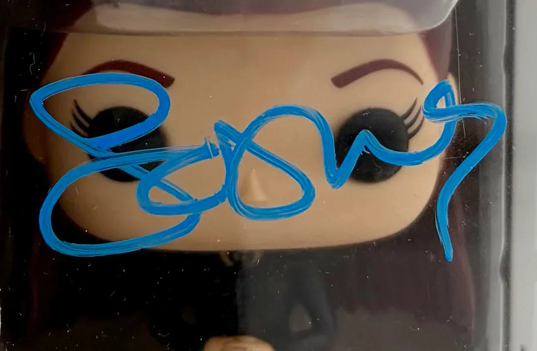Sophie Turner — Sophie Turner signed "Sansa Stark" Funko #28 (Game of Thrones) - *RARE* Beckett, изображение 2