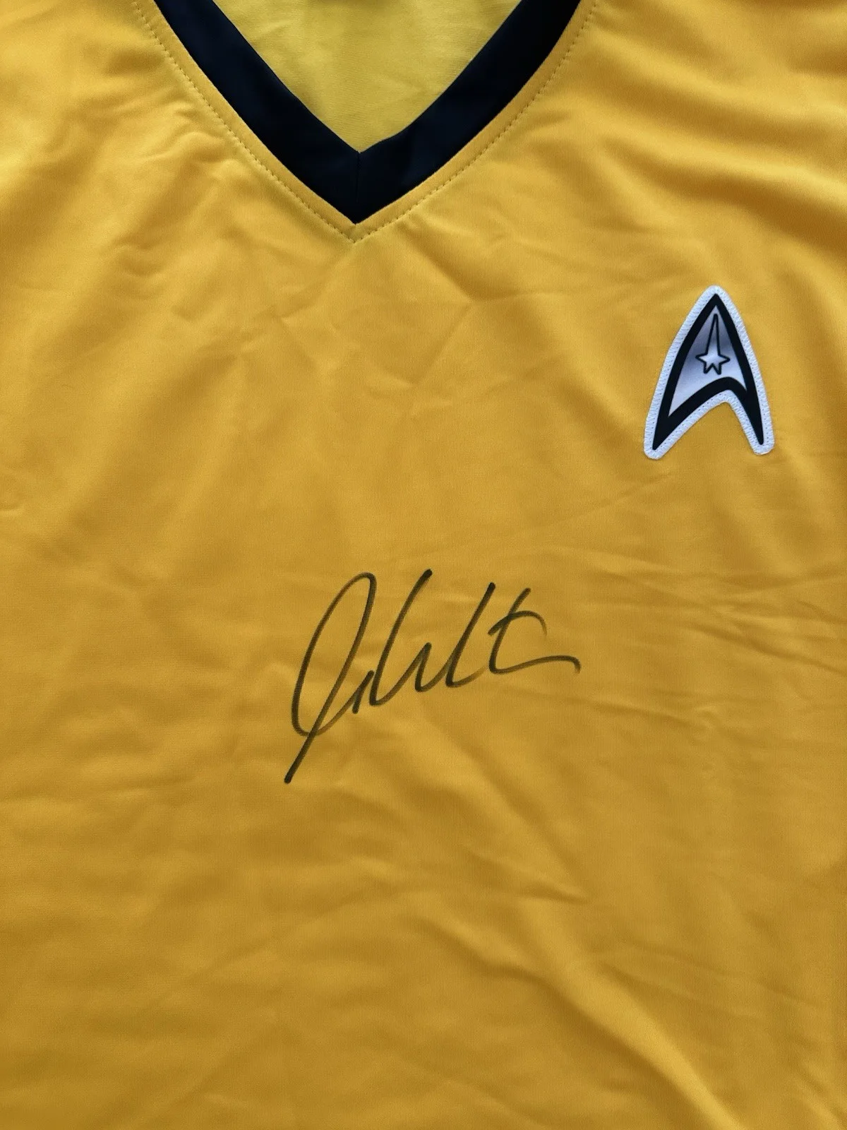 William Shatner — William Shatner Signed Star Trek Captain Kirk Shirt / Uniform JSA, image 2