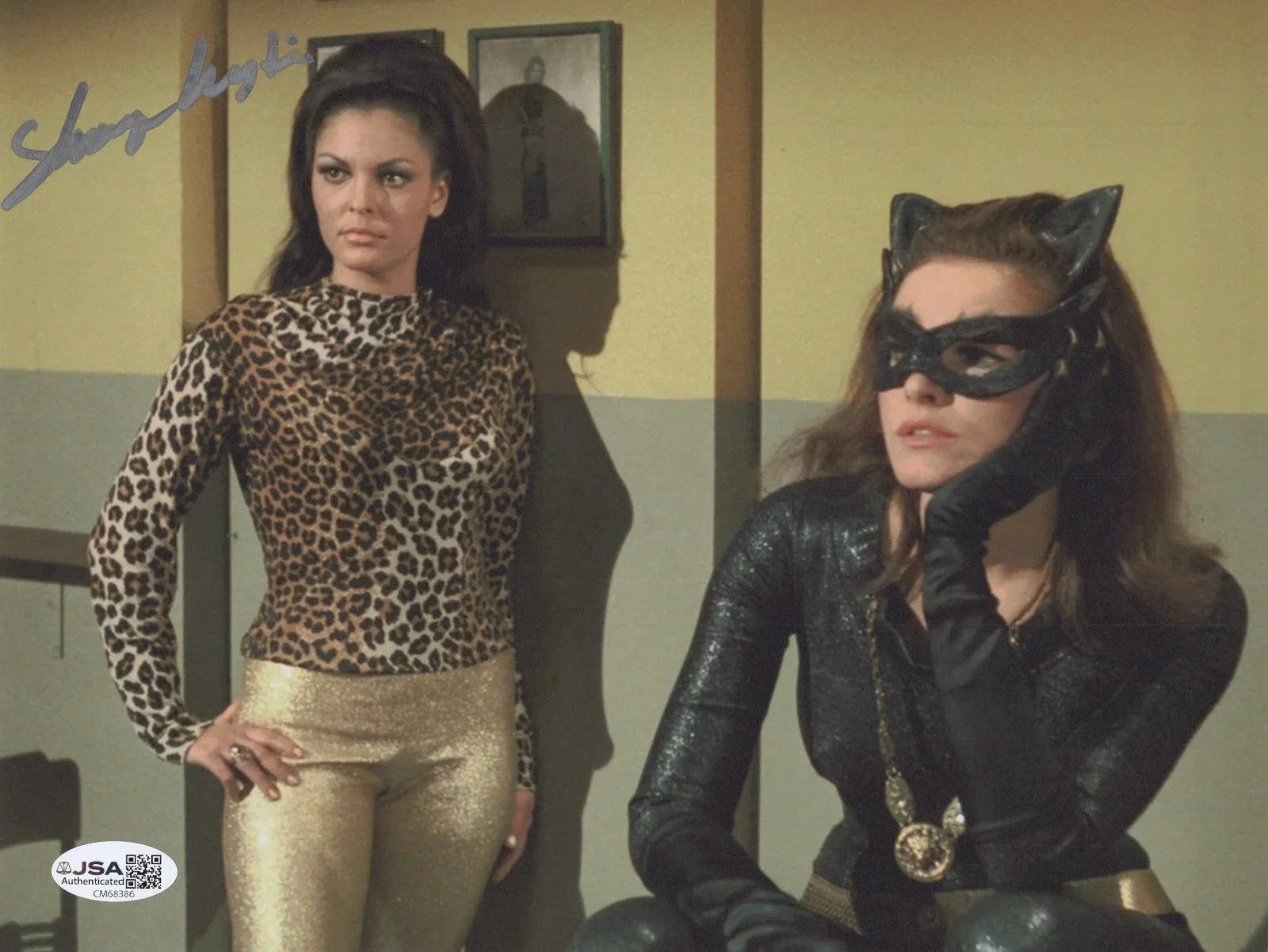 SHARYN WYNTERS — SHARYN WYNTERS Signed BATMAN 8x10 Photo EENIE Authentic Autograph JSA COA CERT
