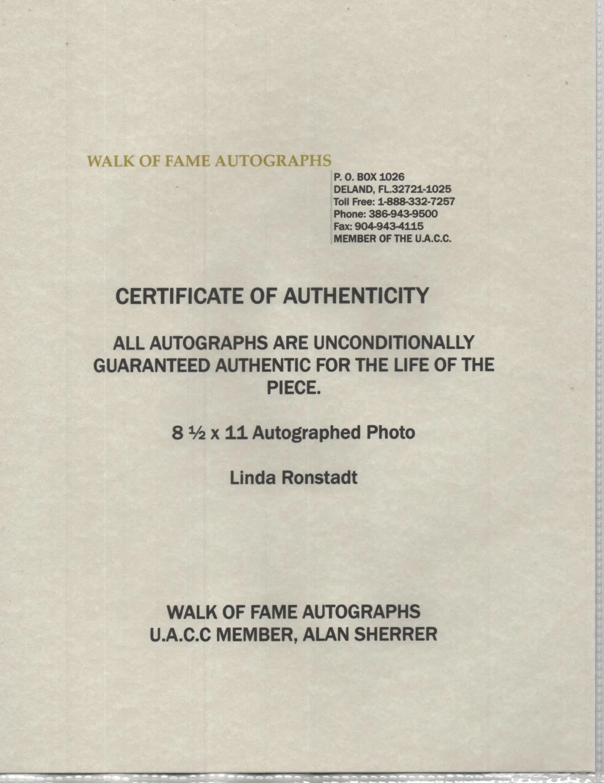 LINDA RONSTADT - STUNNING YOUNG POSE SINGER - HAND SIGNED AUTOGRAPHED PHOTO COA, image 2
