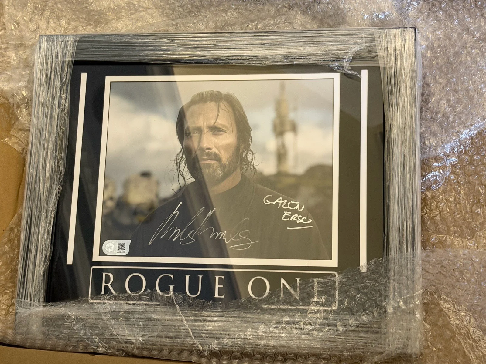 Mads Mikkelsen — Star Wars Mads Mikkelsen Signed Framed 8x10 Rogue One Photo SWAU, изображение 4