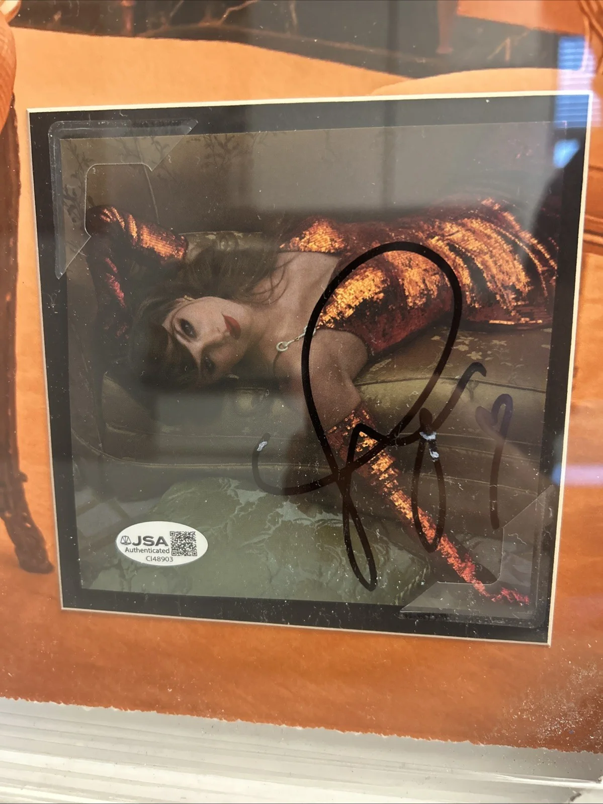Taylor Swift Signed 3D Framed CD Photo Album The Life Of A Showgirl Auto JSA COA, изображение 2