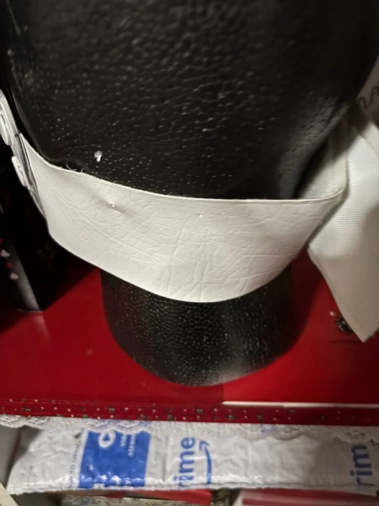 Mads Mikkelsen — Hannibal Mads Mikkelsen autographed White Prison Mask, image 4