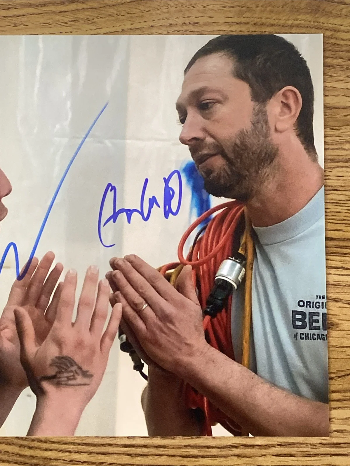Jeremy Allen White, Ebon Moss Bachrach — Jeremy Allen White & Ebon Moss Bachrach Autographed 8x10 Photo The Bear, изображение 3