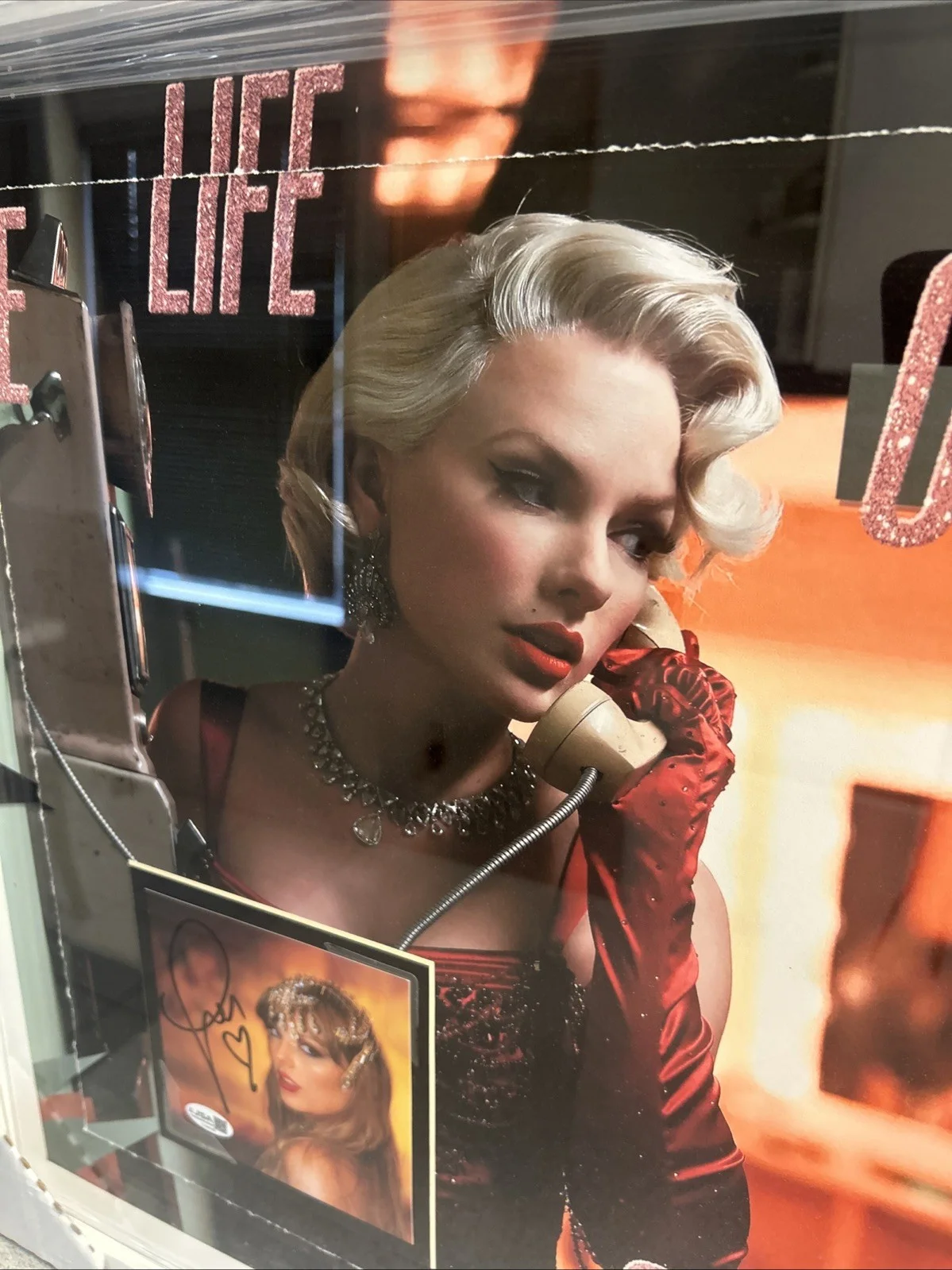 Taylor Swift Autographed Signed Cutout Framed Life Of A Showgirl JSA COA, изображение 2