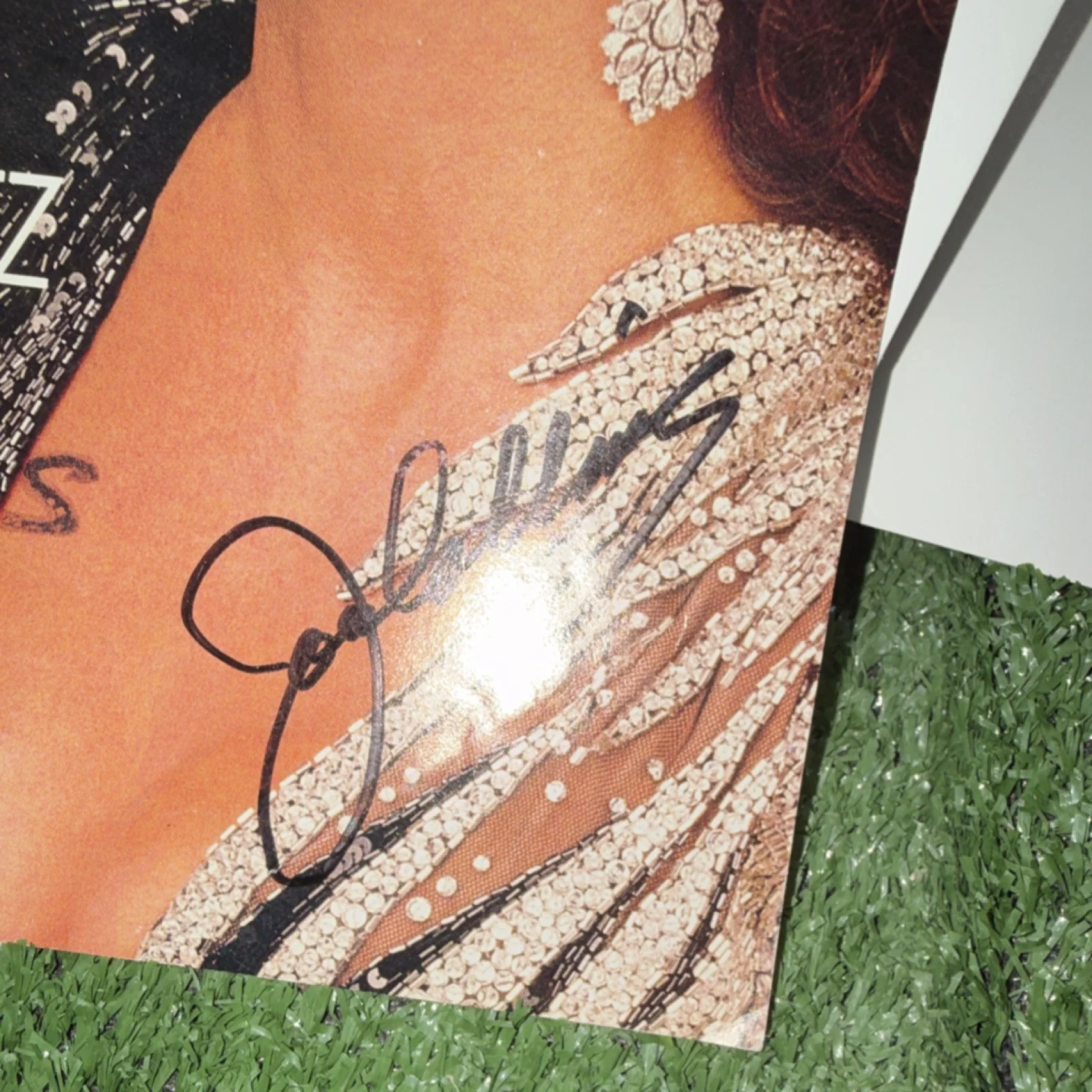 Joan Collins — Vanity Fair March 1988 Signed by Jackie & Joan Collins Sisters, image 2