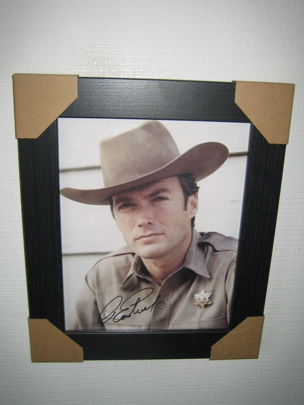 Clint Eastwood Signed Photo 8x10 inches Framed with CoA, image 3