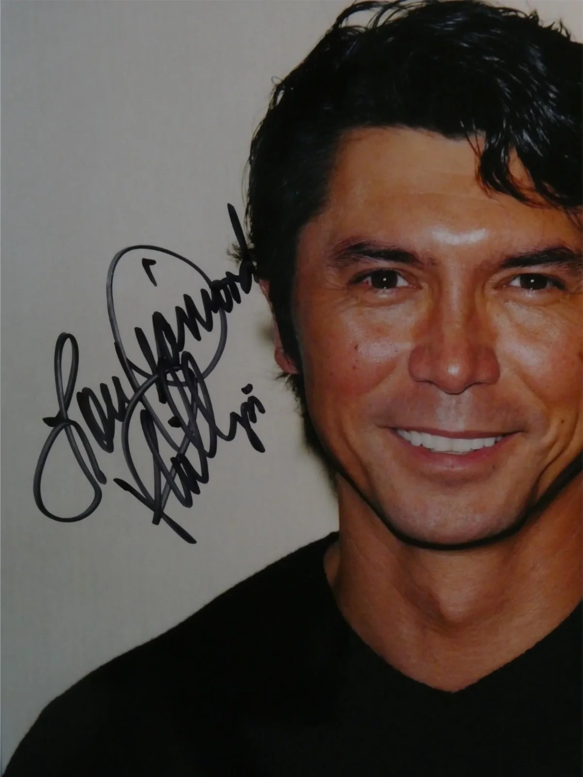 Lou Diamond Phillips — Lou Diamond Phillips Signed 8x10 Photo Autographed, image 2