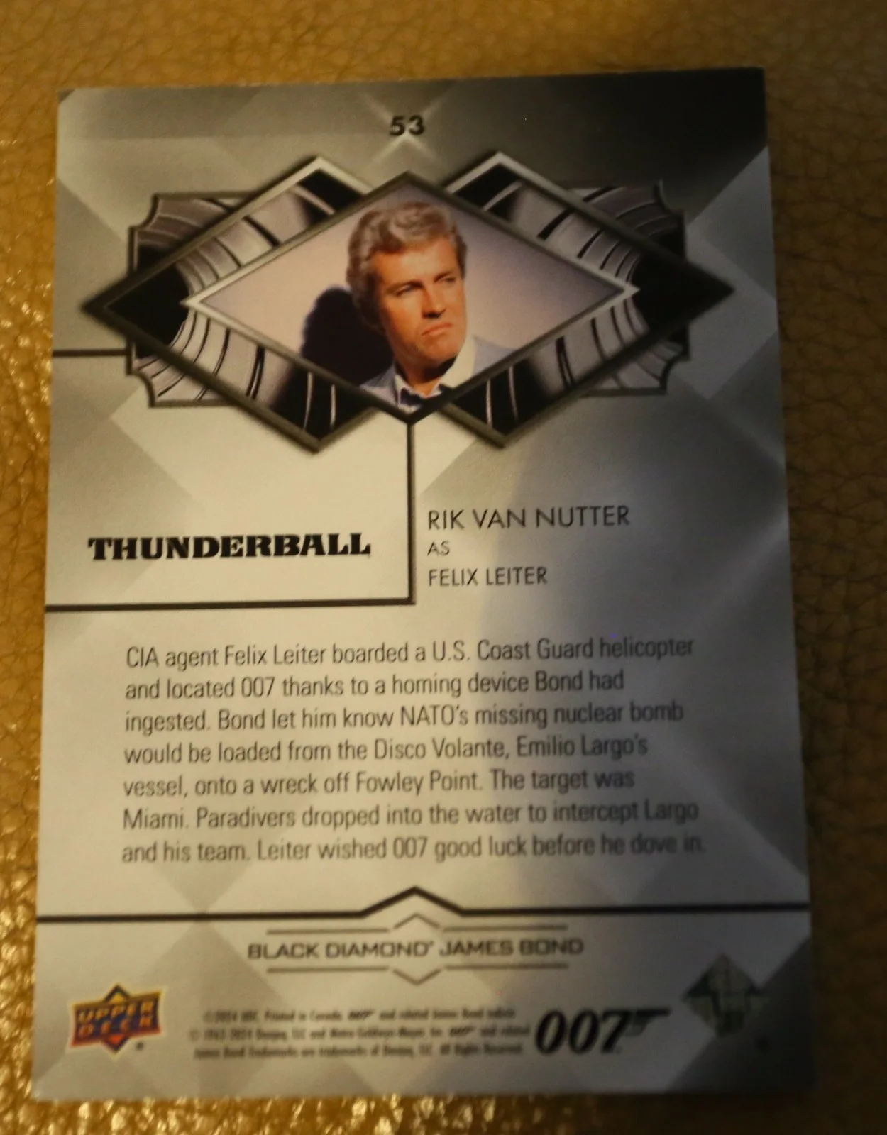 JAMES BOND NUMBER 35 of 199 RIK VAN NUTTER BLACK DIAMOND TRADING CARD, изображение 2