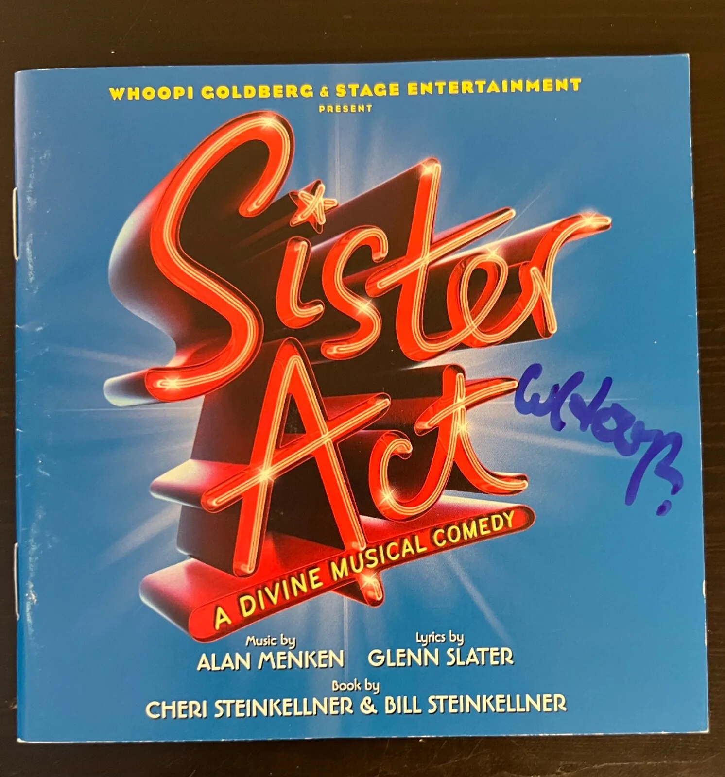 Whoopi Goldberg — Whoopi Goldberg Signed Autographed Sister Act (Musical - Original London Cast), изображение 2
