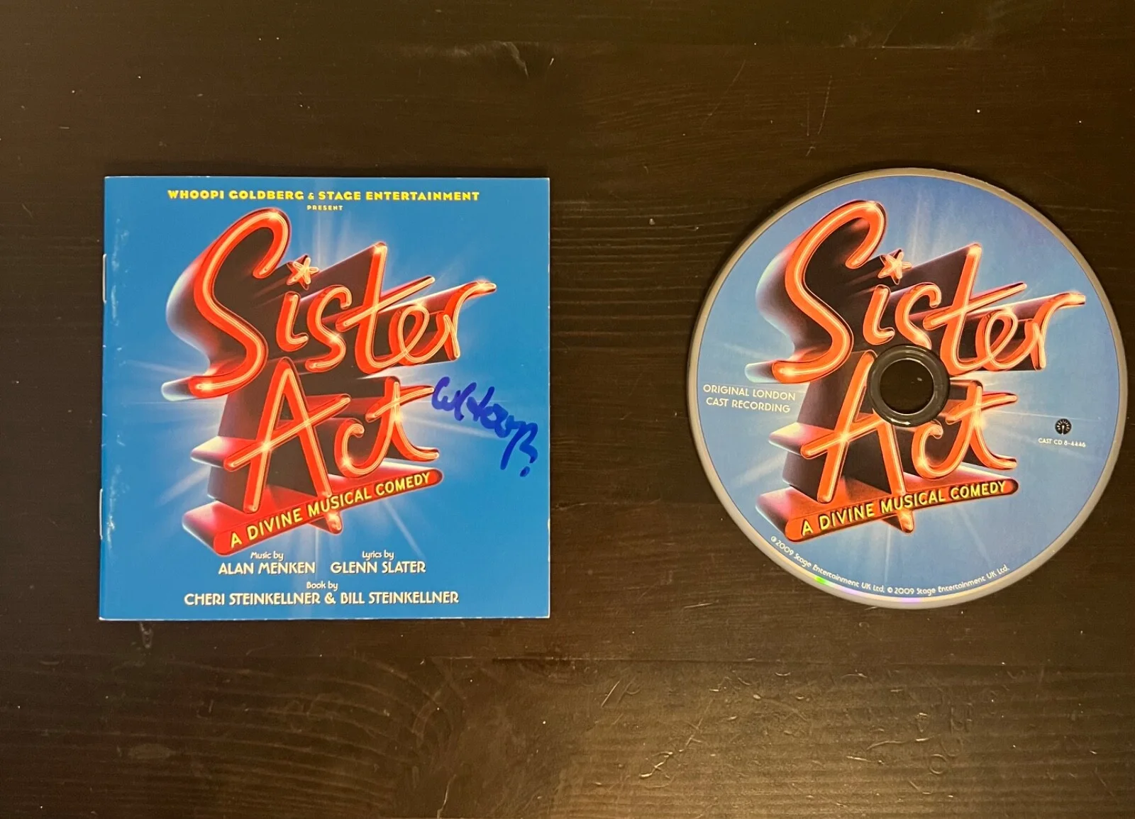 Whoopi Goldberg — Whoopi Goldberg Signed Autographed Sister Act (Musical - Original London Cast), изображение 4