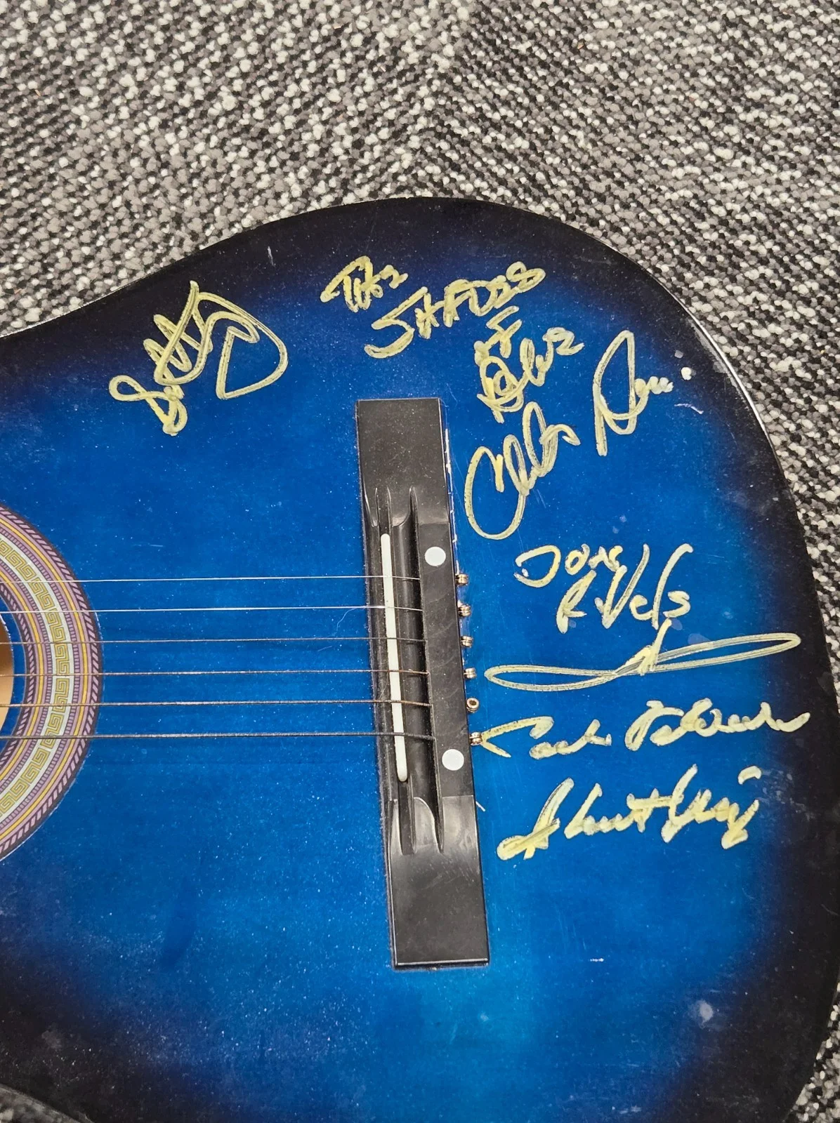 Shades of Blue Signed Full Size Acoustic Guitar In Person 2018, изображение 2