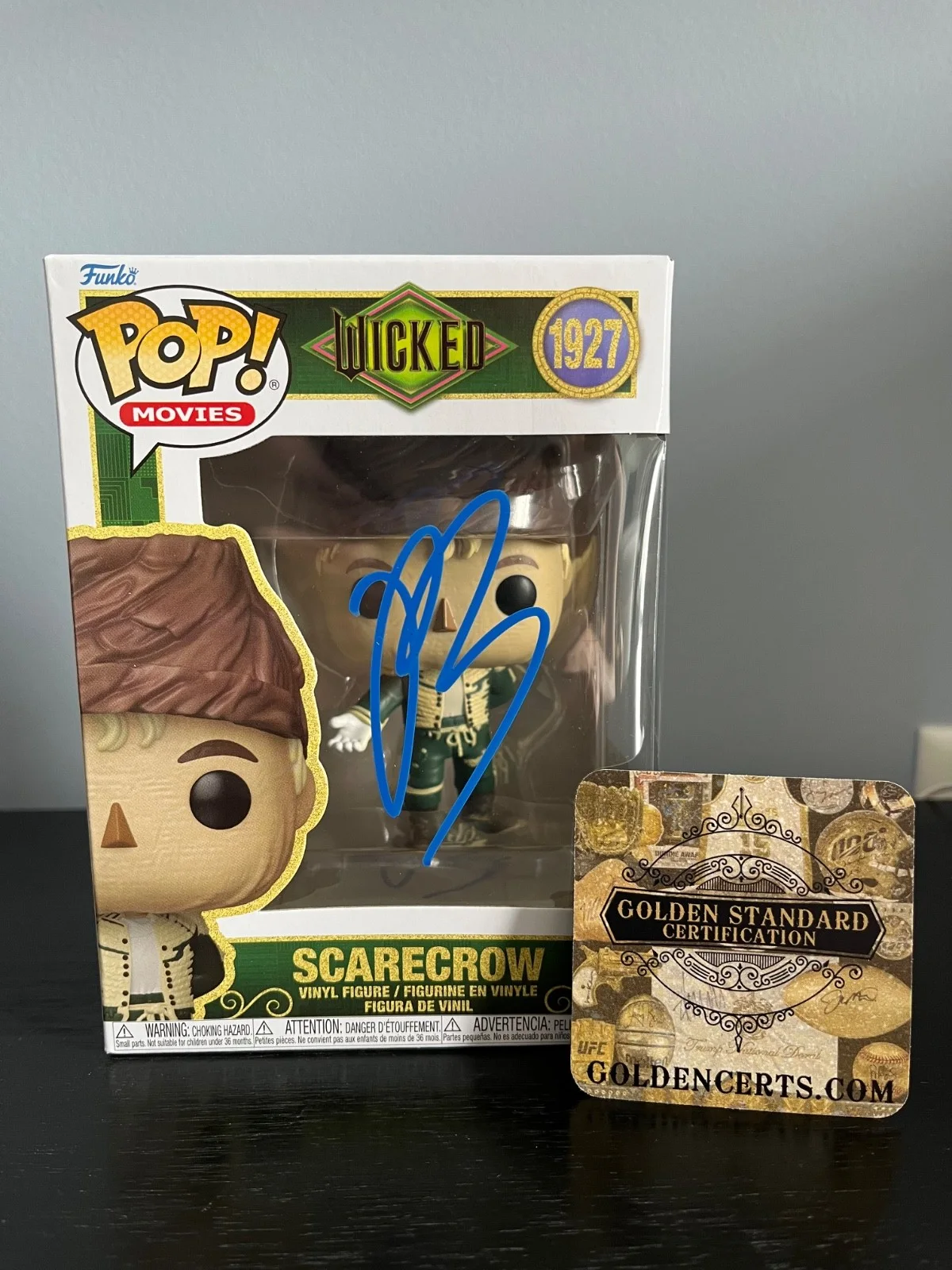 Jonathan Bailey — Jonathan Bailey Hand Signed SCARECROW Funko Pop #1927 WICKED FOR GOOD COA, изображение 2