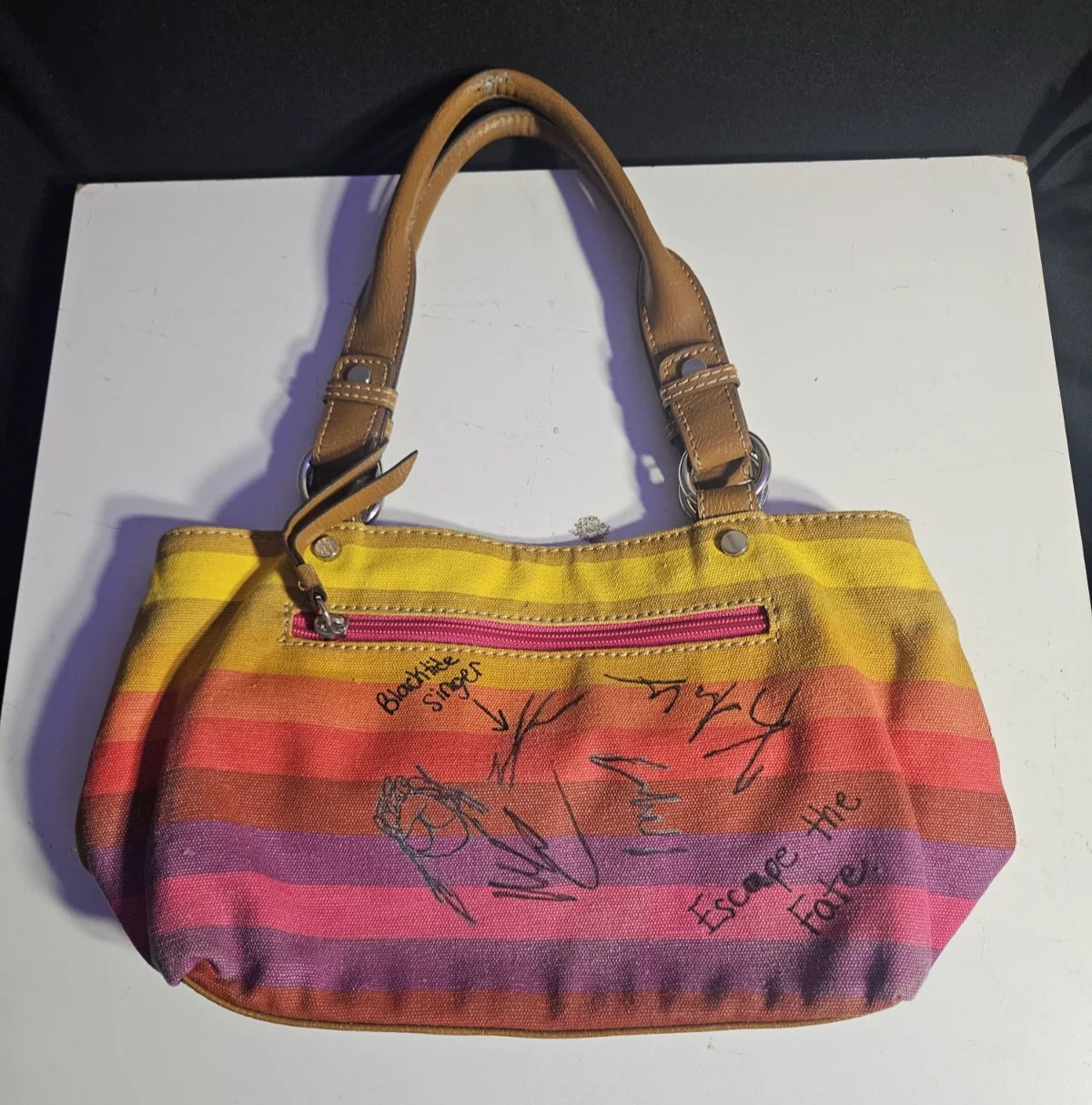 UPROAR FEST 2011 Autographed Claiborne Purse THREE DAYS GRACE, Blacktide +++, изображение 4