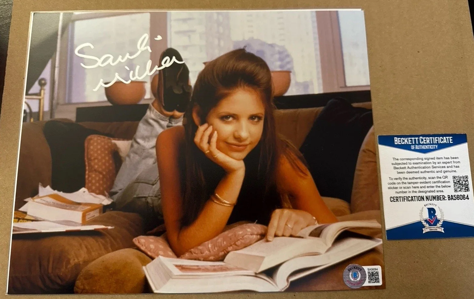 Sarah Michelle Gellar — Sarah Michelle Gellar Signed Buffy the Vampire Slayer 8x10 Photo Beckett