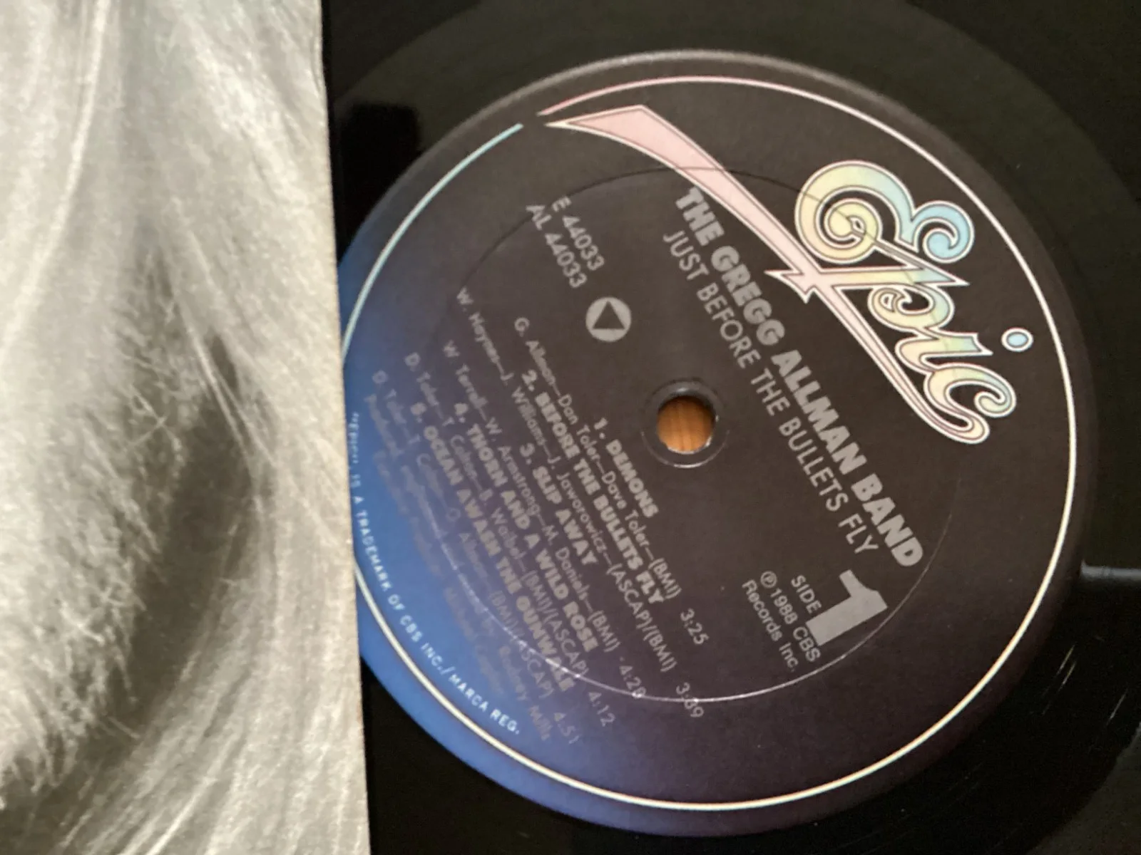 GREGG ALLMAN AUTOGRAPHED SELF TITLED SOLO DEMON NOT BROTHERS 1988 RECORD + PICS, image 4