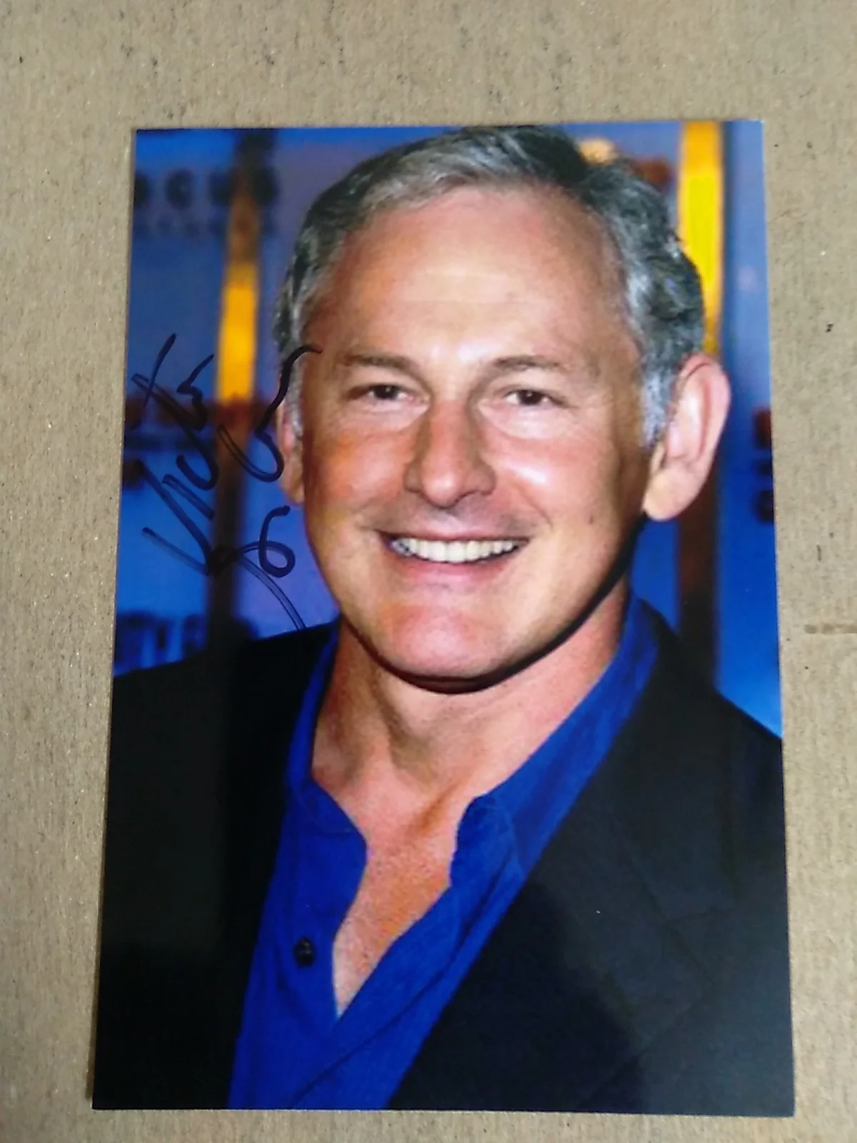 Victor Garber Canadian Actor And Singer Autographed 6x4 Photo Signed, изображение 2