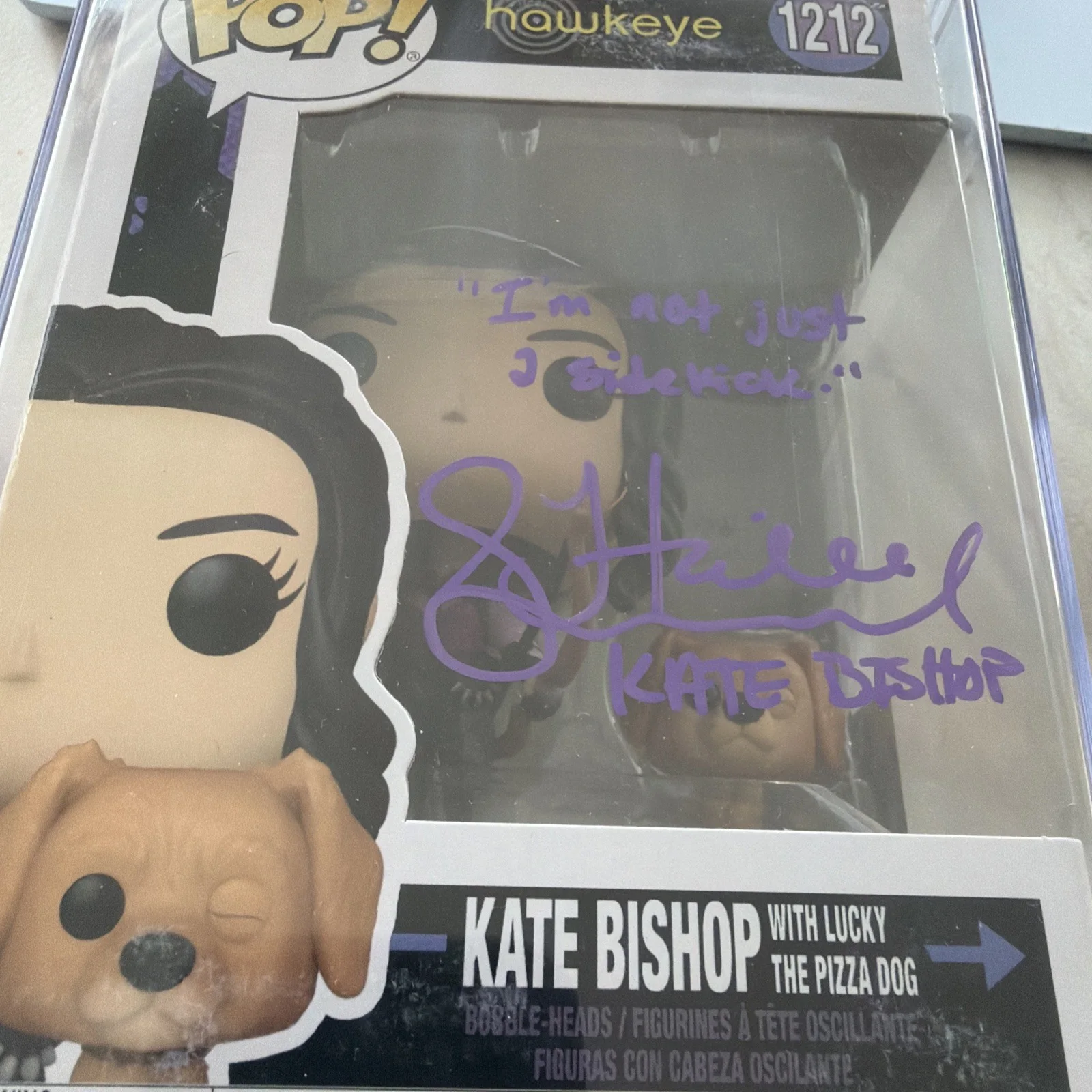Hailee Steinfeld — Hailee Steinfeld Signed Kate Bishop Funko Pop # 1212 w/ quote and cn,, изображение 2