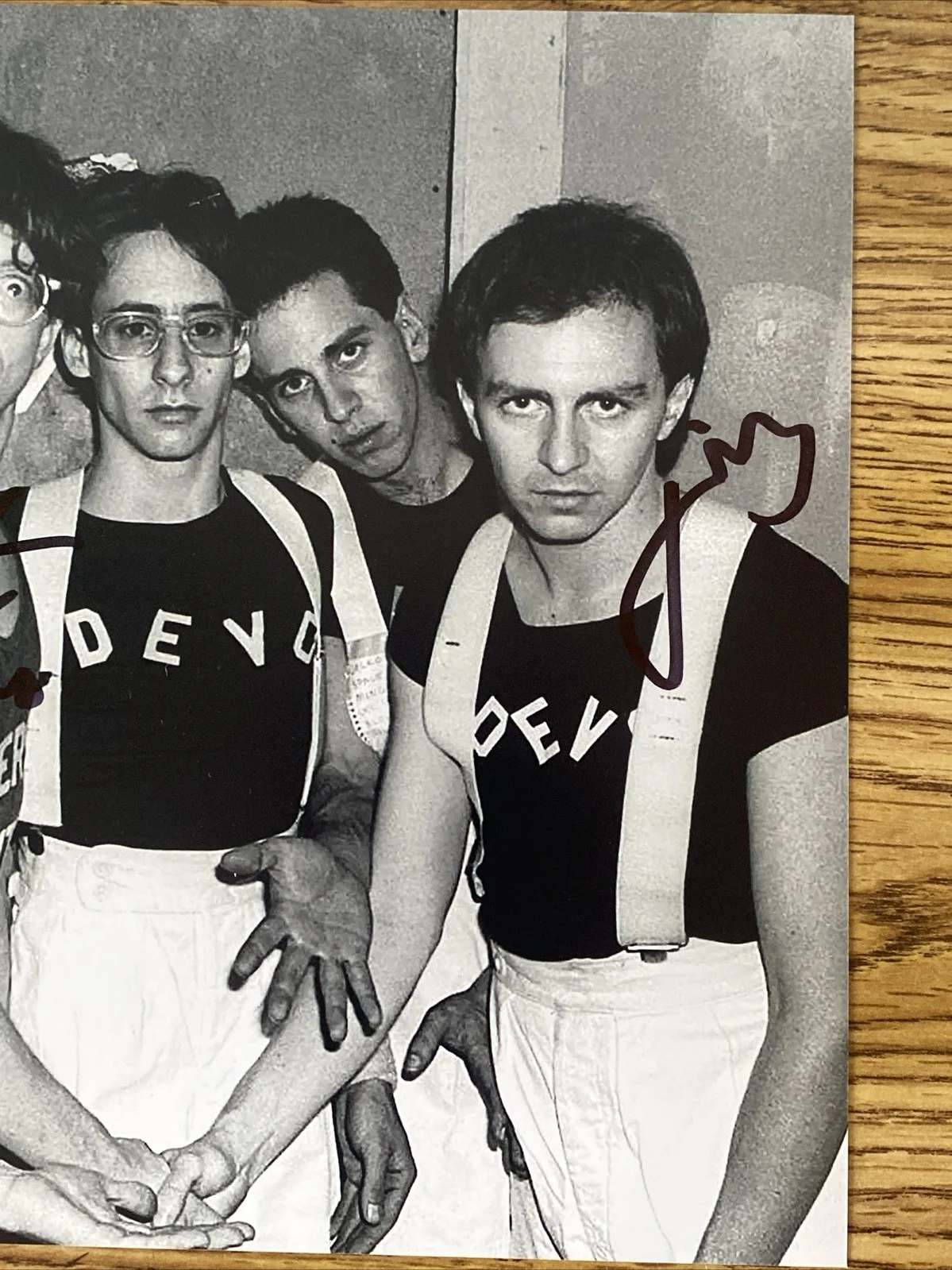 Gerald Casale, Mark Mothersbaugh — Mark Mothersbaugh & Gerald Casale Autographed 8x10 Photo DEVO Band, изображение 3